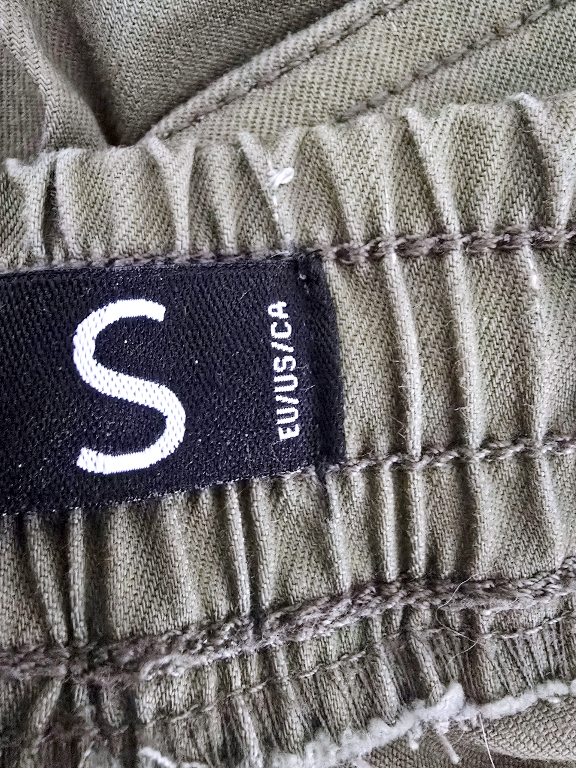 Pantalon cargo kaki - 𝐌𝐚𝐫𝐢𝐧𝐚𝟒𝟒𝐟𝐚𝐦𝐢𝐥𝐲