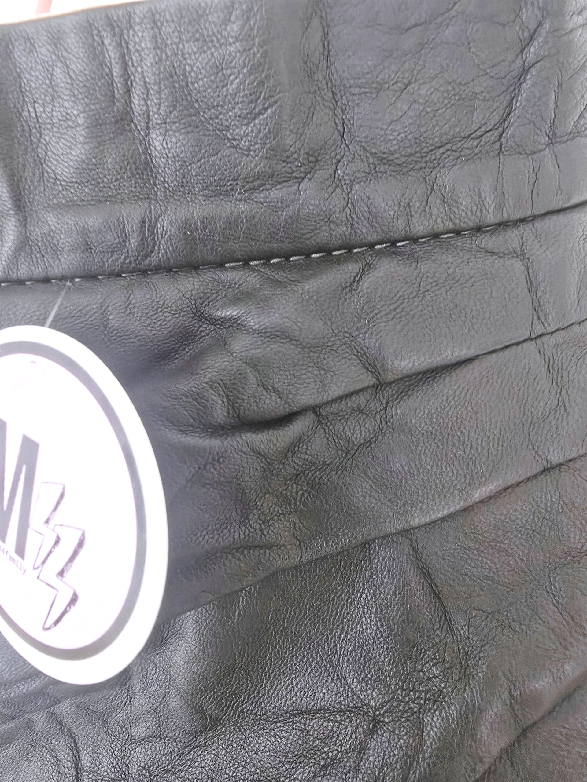 Jupe vert-kaki 100% cuir d'agneau froissé - 𝐌𝐚𝐫𝐢𝐧𝐚𝟒𝟒𝐟𝐚𝐦𝐢𝐥𝐲
