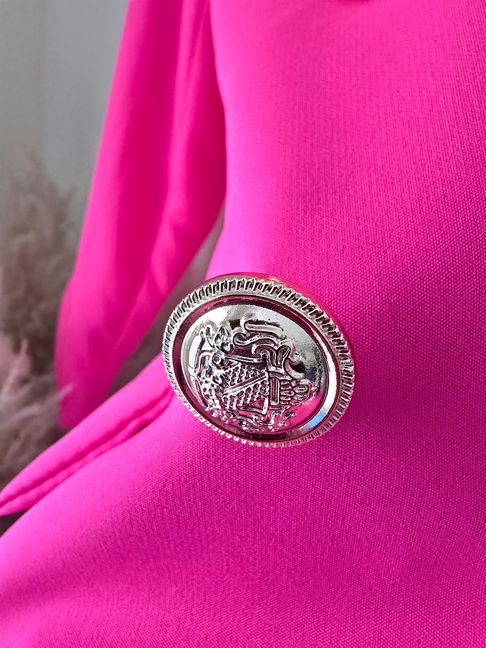 Veste cintrée rose fluo - 𝐌𝐚𝐫𝐢𝐧𝐚𝟒𝟒𝐟𝐚𝐦𝐢𝐥𝐲