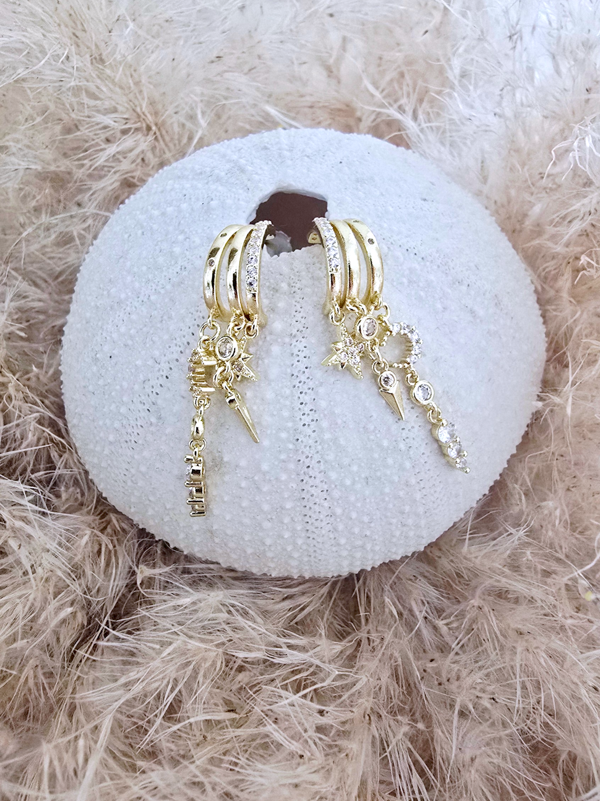 Boucles d'oreilles pendentes dorées acier inoxydable - 𝐌𝐚𝐫𝐢𝐧𝐚𝟒𝟒𝐟𝐚𝐦𝐢𝐥𝐲
