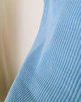 Débardeur bleu à encolure cloutée - 𝐌𝐚𝐫𝐢𝐧𝐚𝟒𝟒𝐟𝐚𝐦𝐢𝐥𝐲