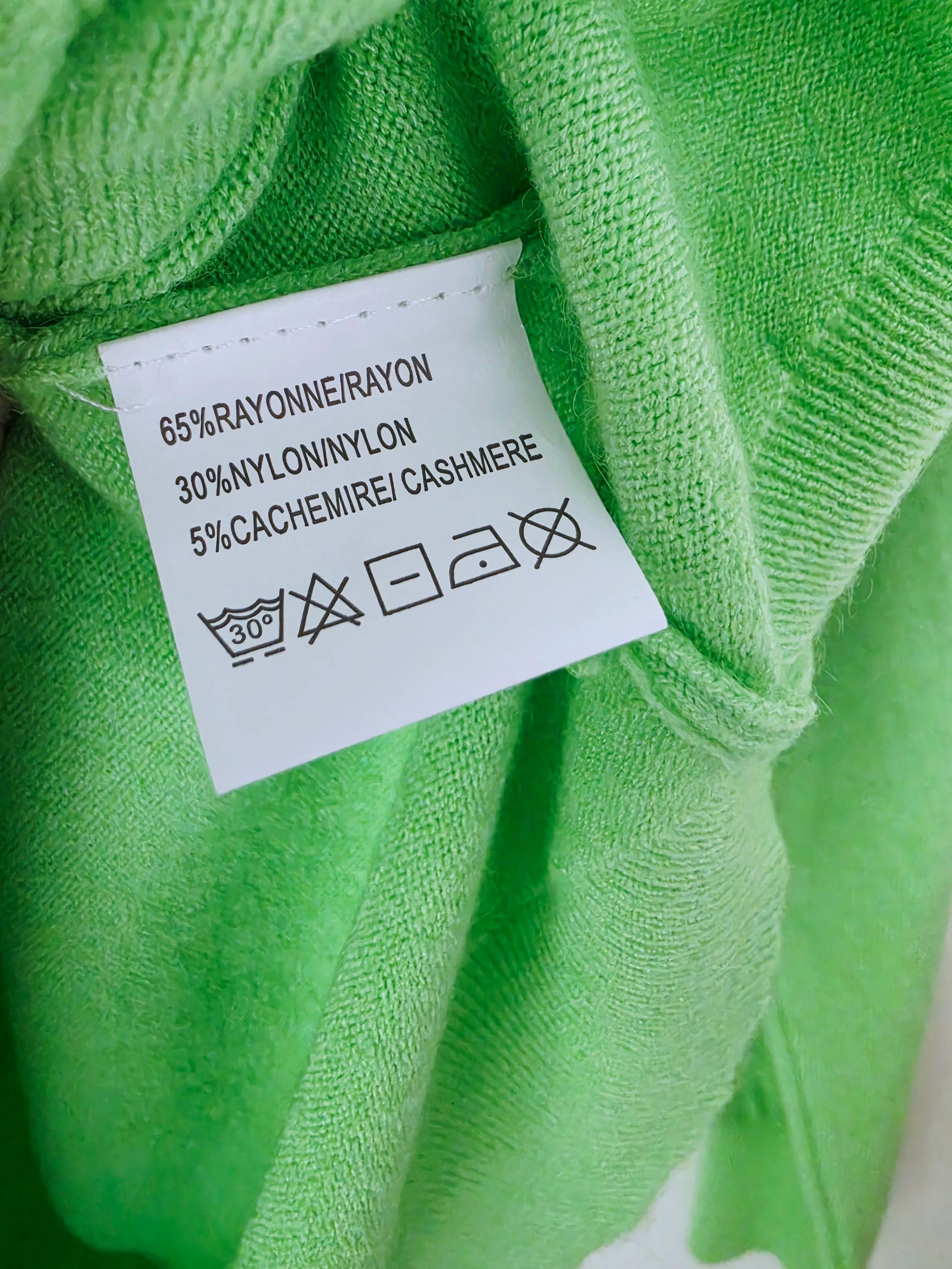 Pull vert pomme - 𝐌𝐚𝐫𝐢𝐧𝐚𝟒𝟒𝐟𝐚𝐦𝐢𝐥𝐲