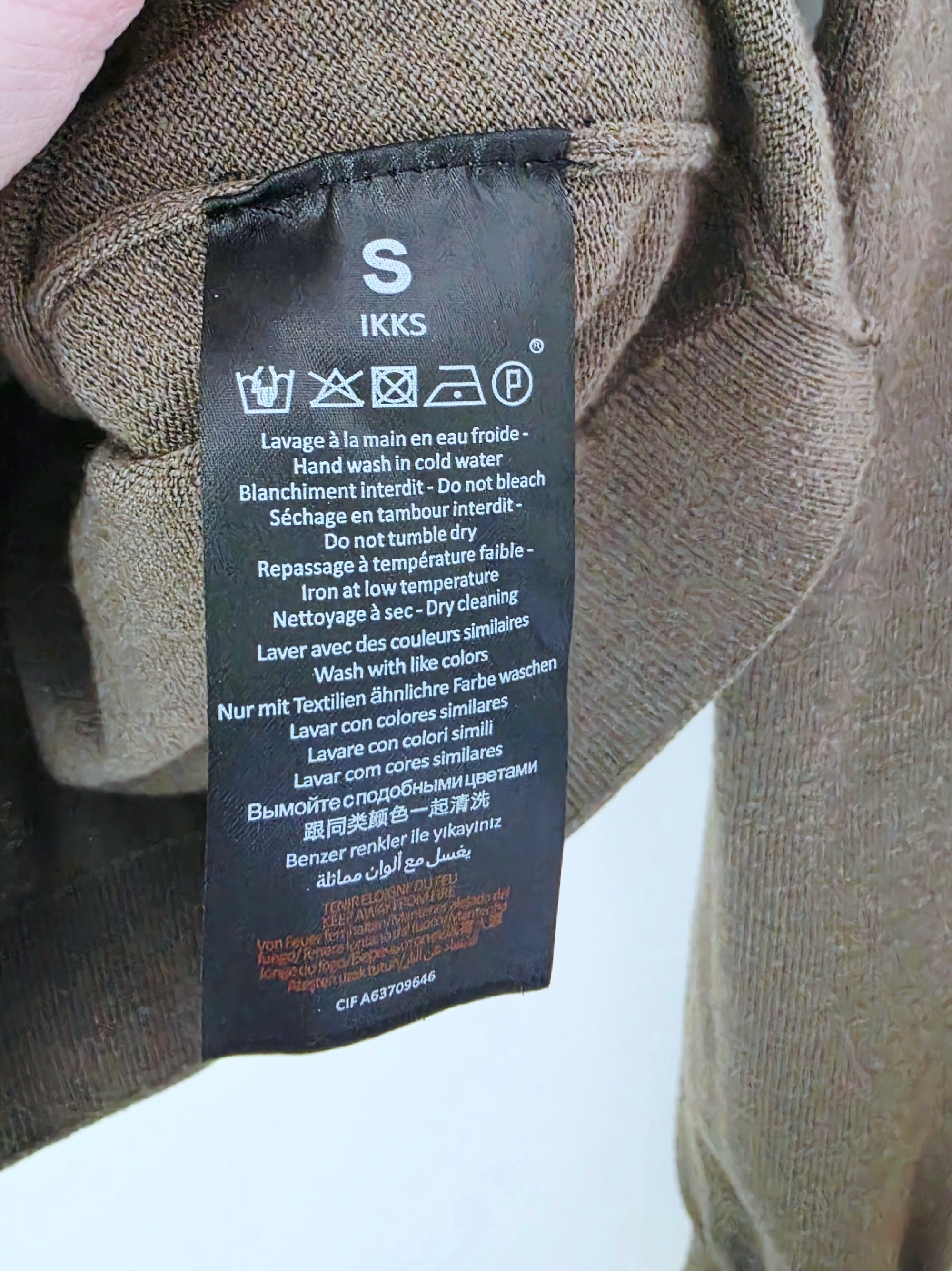 Cardigan kaki à écusson perles bijoux - 𝐌𝐚𝐫𝐢𝐧𝐚𝟒𝟒𝐟𝐚𝐦𝐢𝐥𝐲