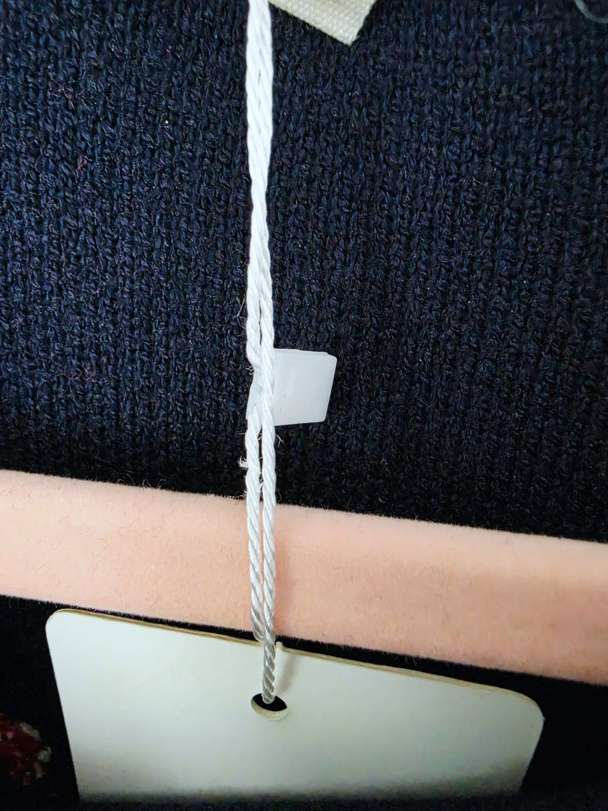 Pull bleu marine à inscriptions - 𝐌𝐚𝐫𝐢𝐧𝐚𝟒𝟒𝐟𝐚𝐦𝐢𝐥𝐲