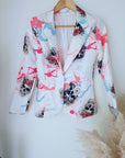 Veste blanche cintrée à imprimé skull - 𝐌𝐚𝐫𝐢𝐧𝐚𝟒𝟒𝐟𝐚𝐦𝐢𝐥𝐲