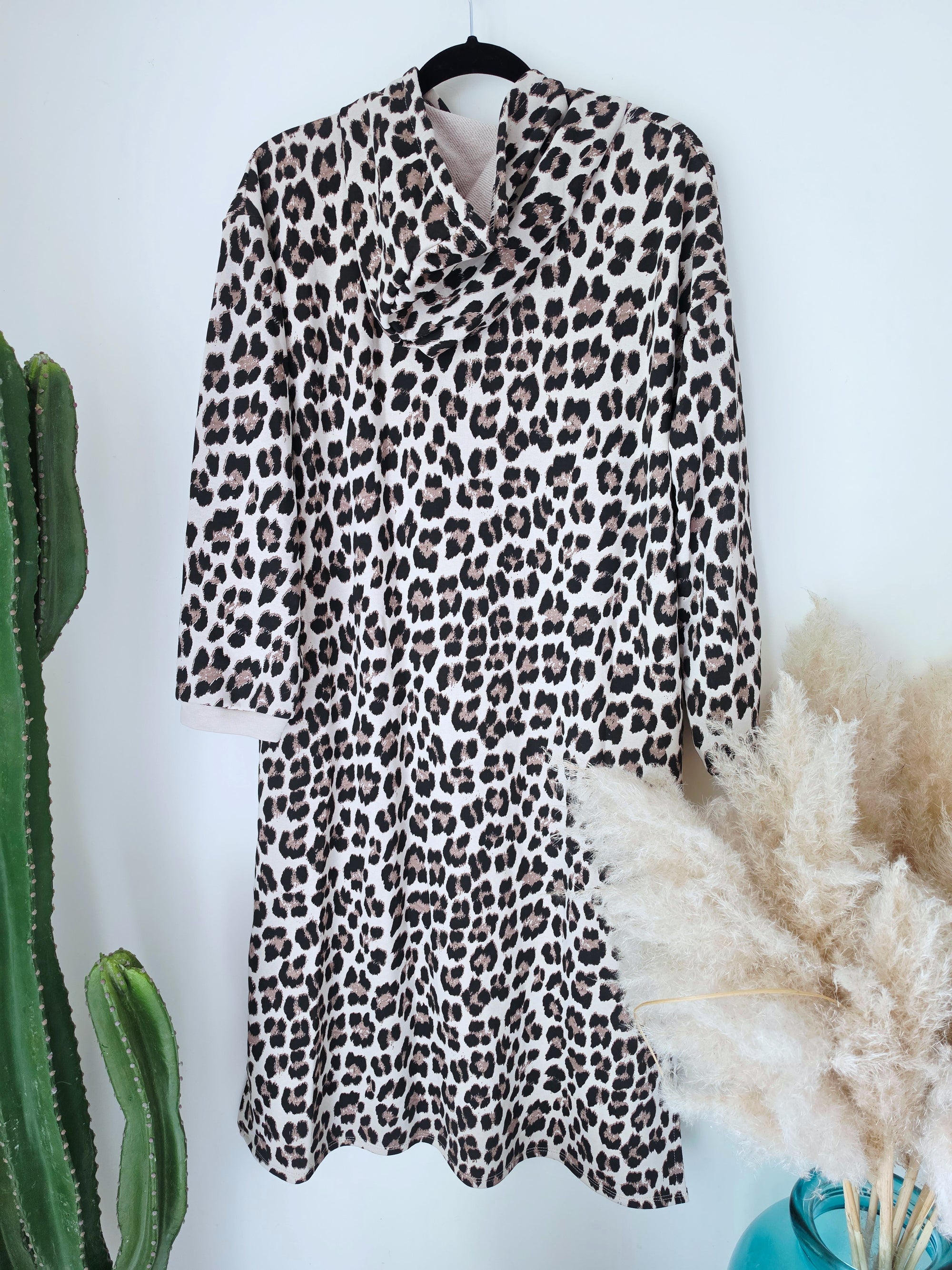 Robe beige sweat léopard - 𝐌𝐚𝐫𝐢𝐧𝐚𝟒𝟒𝐟𝐚𝐦𝐢𝐥𝐲