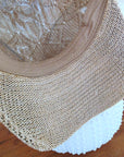 Casquette ajourée beige avec fils mettalisé doré - 𝐌𝐚𝐫𝐢𝐧𝐚𝟒𝟒𝐟𝐚𝐦𝐢𝐥𝐲