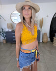 Brassière jaune en crochet