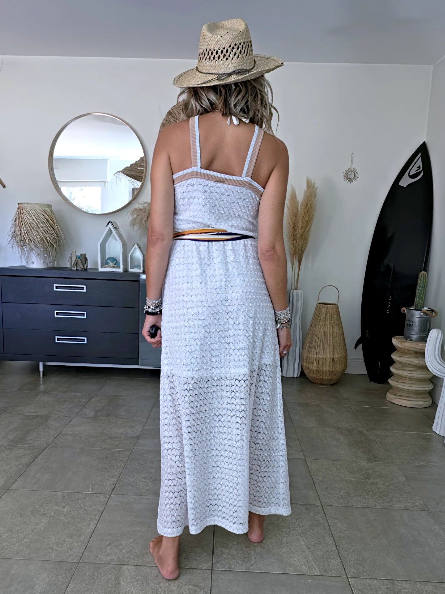 Robe blanche ajourée