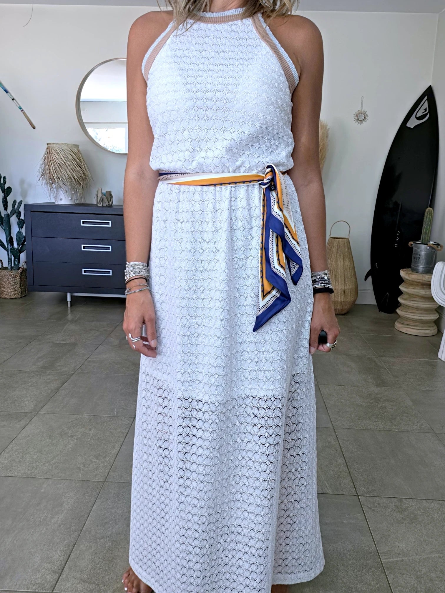 Robe blanche ajourée