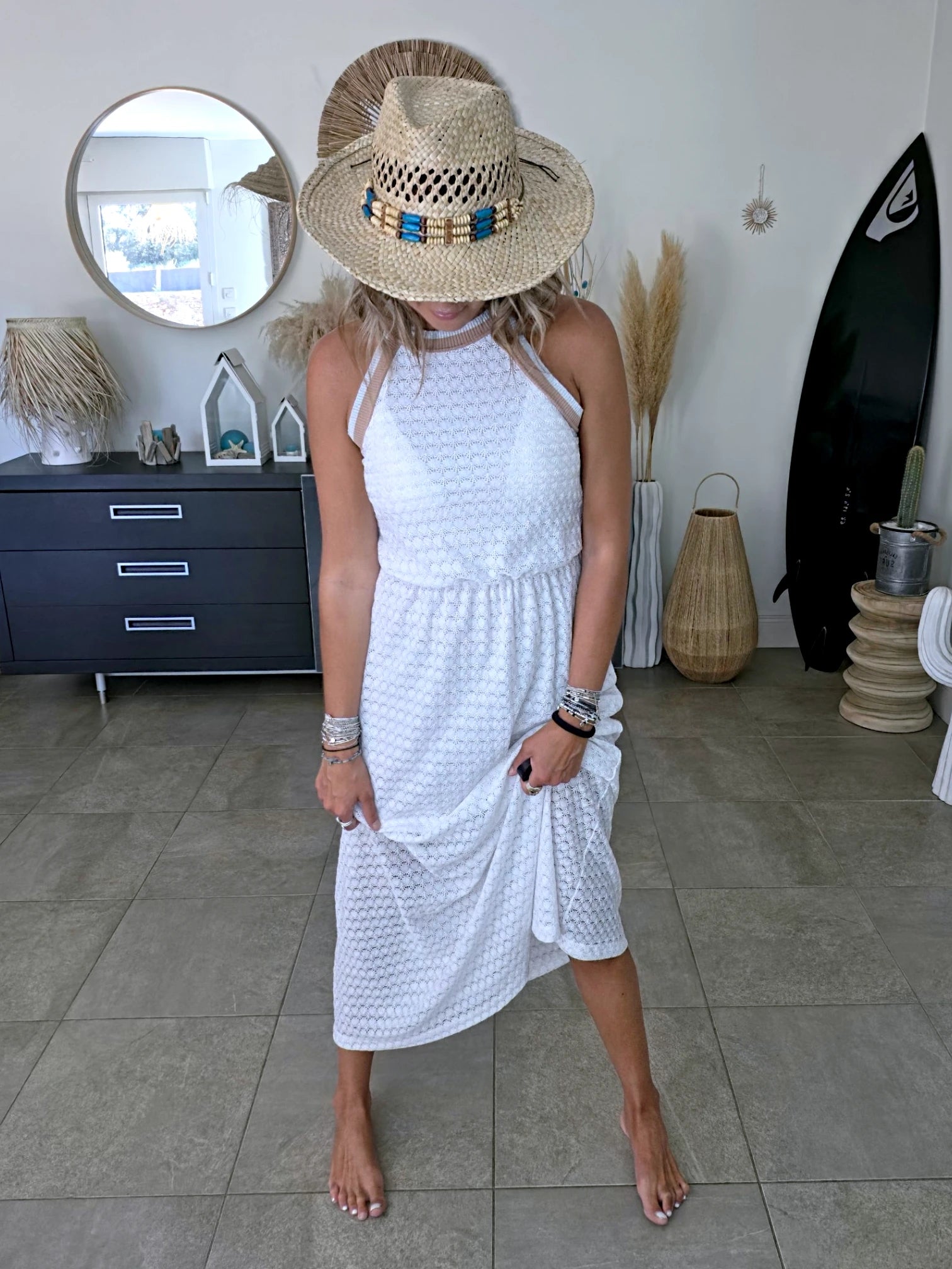 Robe blanche ajourée