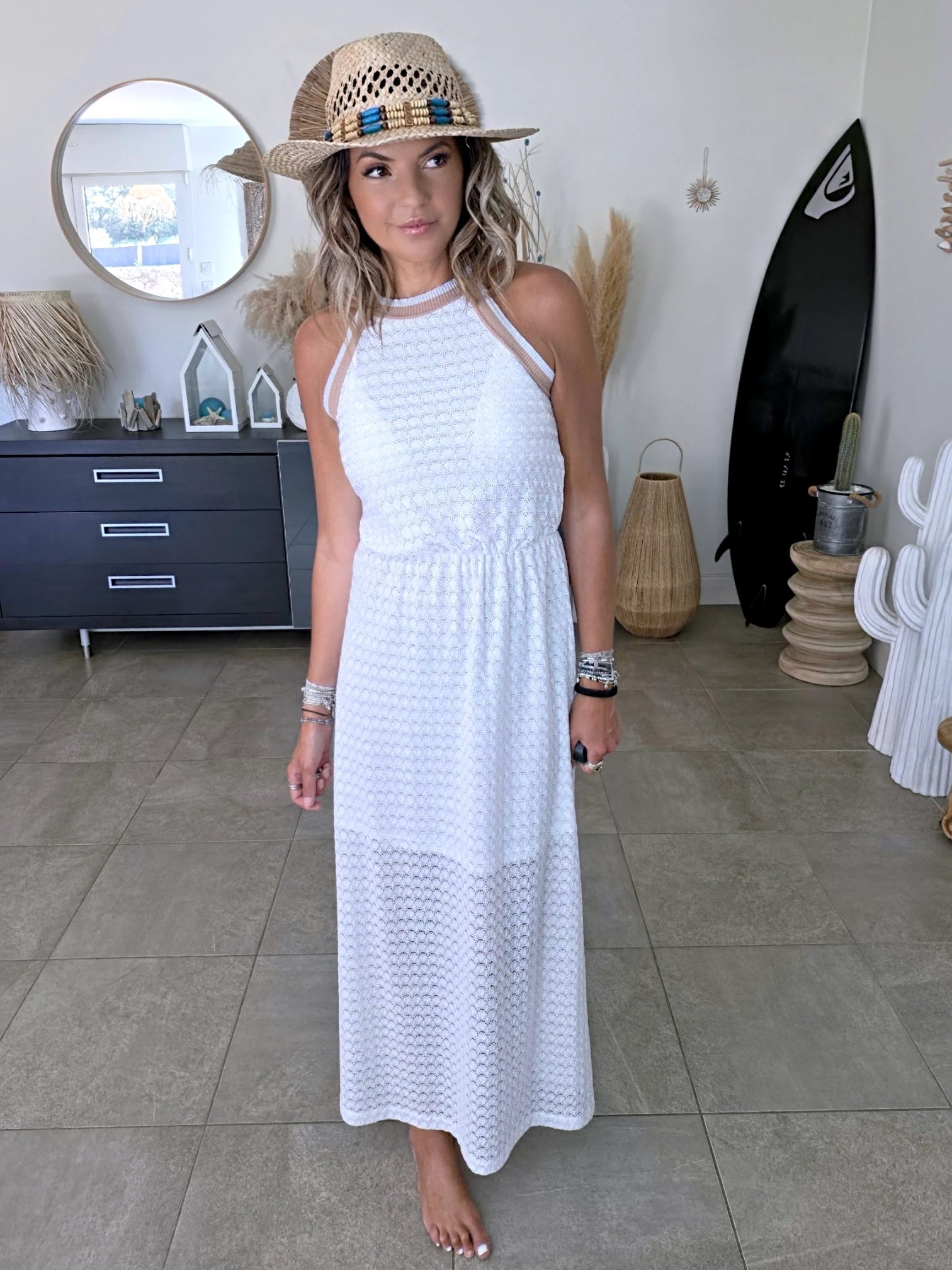 Robe blanche ajourée