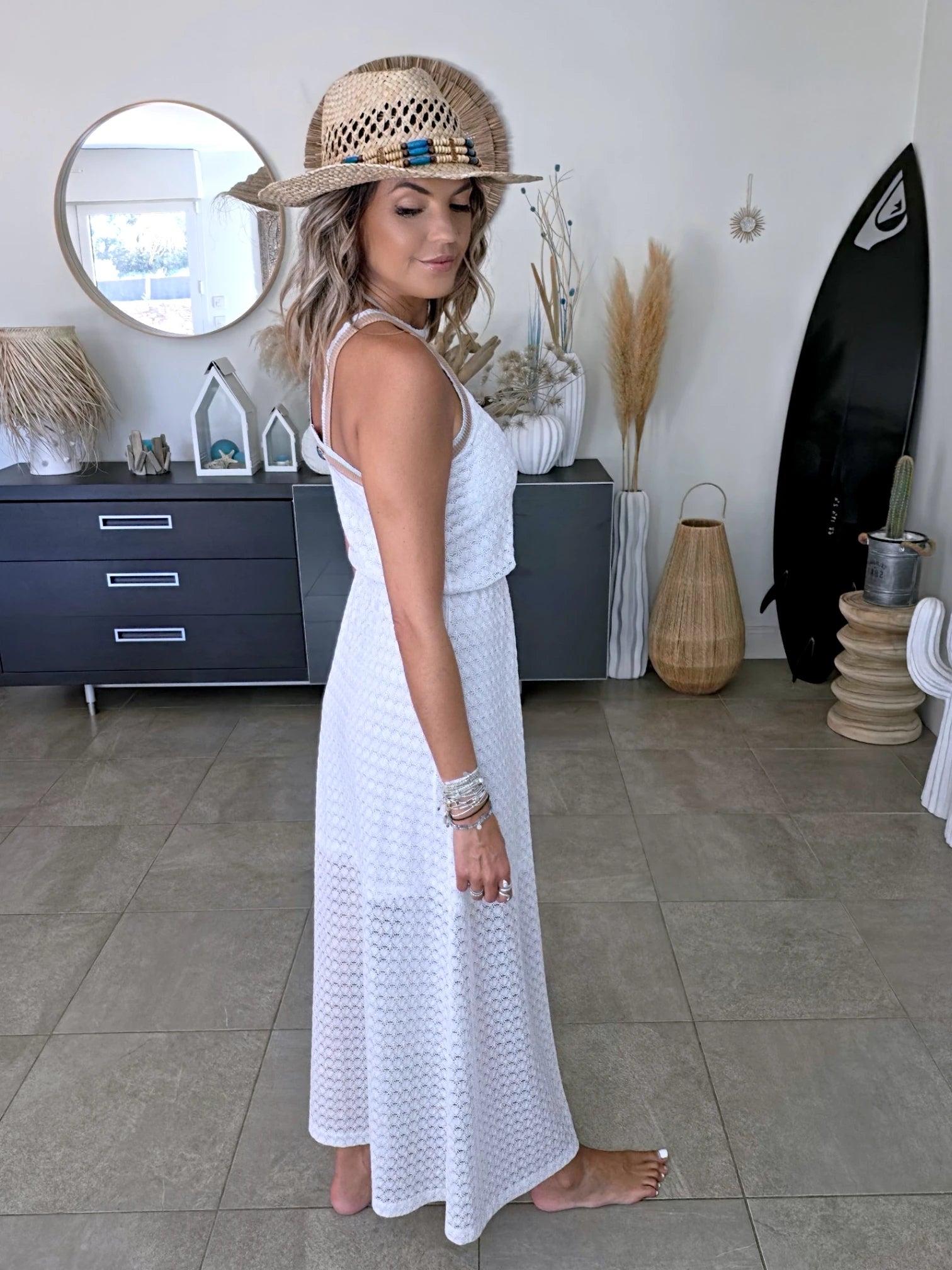 Robe blanche ajourée