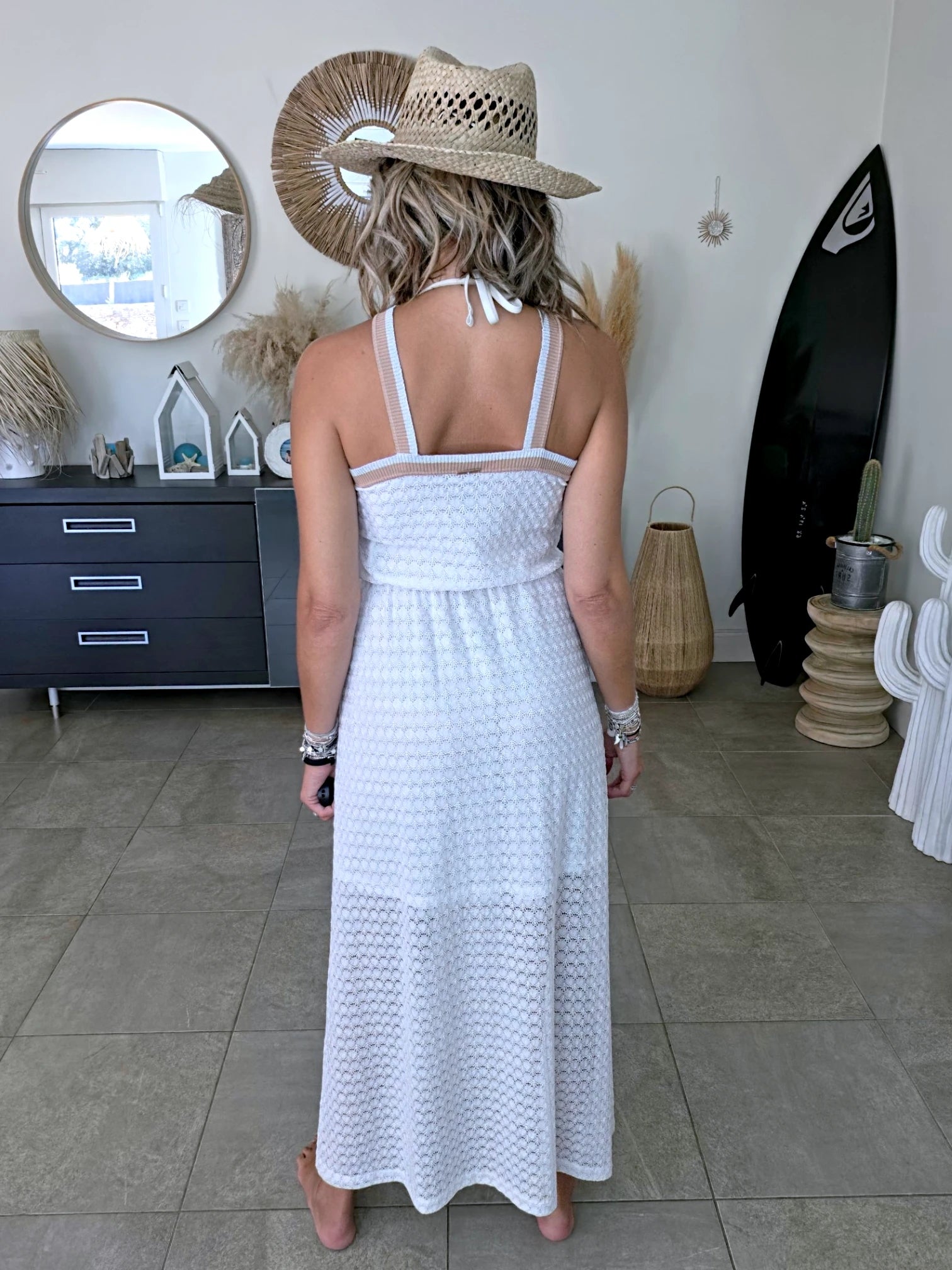 Robe blanche ajourée
