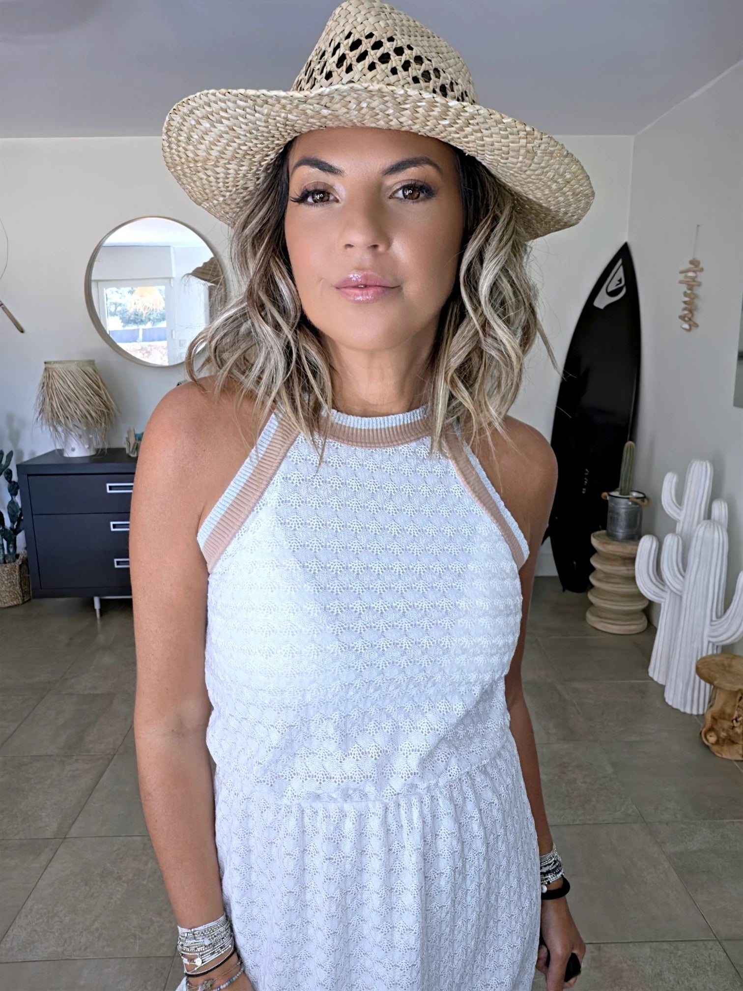 Robe blanche ajourée