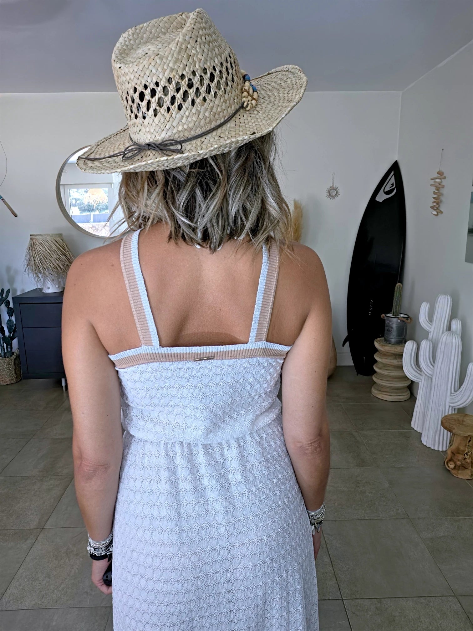 Robe blanche ajourée