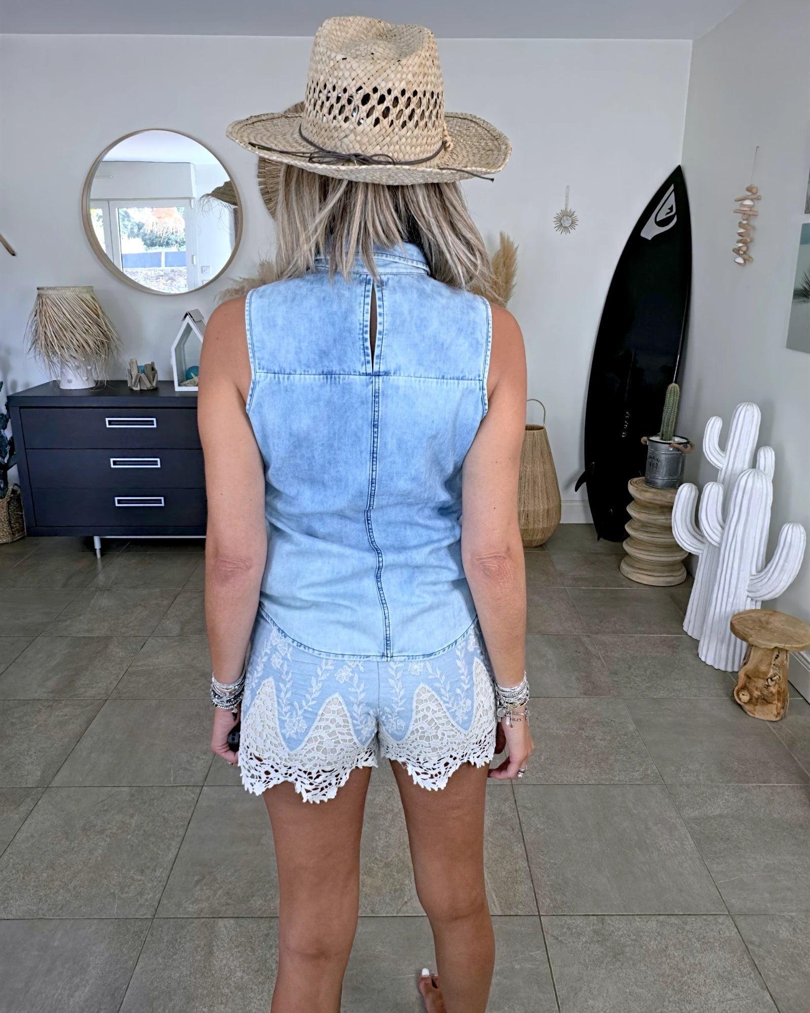 Short bicolore ajouré