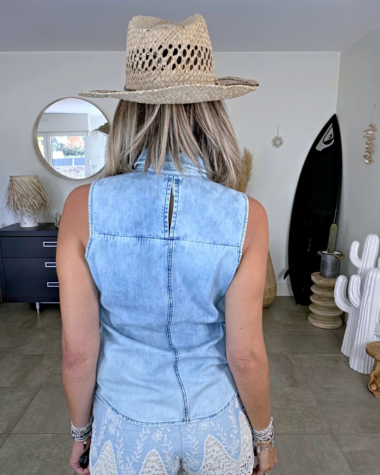 Chemise bleue délavée
