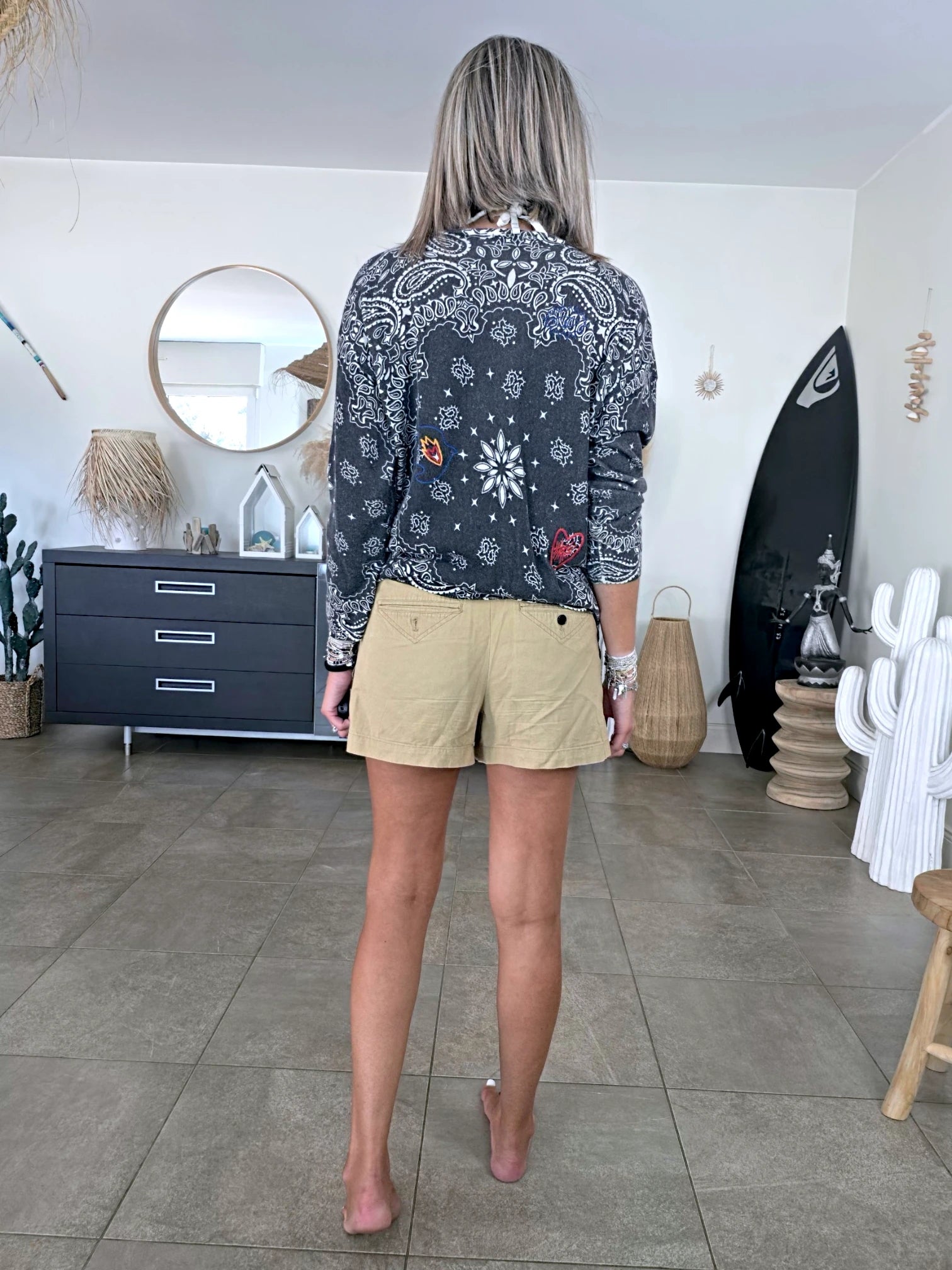 Pull bandana à broderies multiples