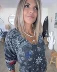 Pull bandana à broderies multiples