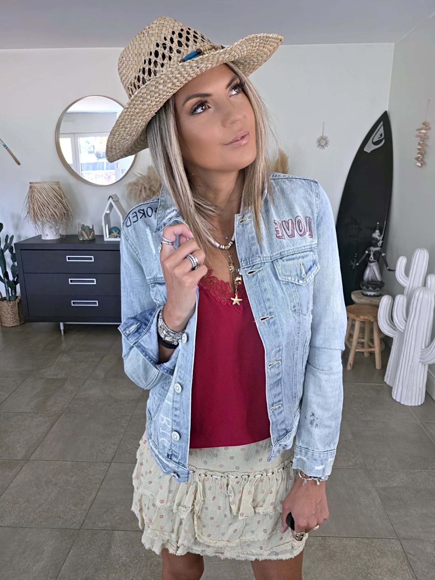 Veste en jean entièrement customisée