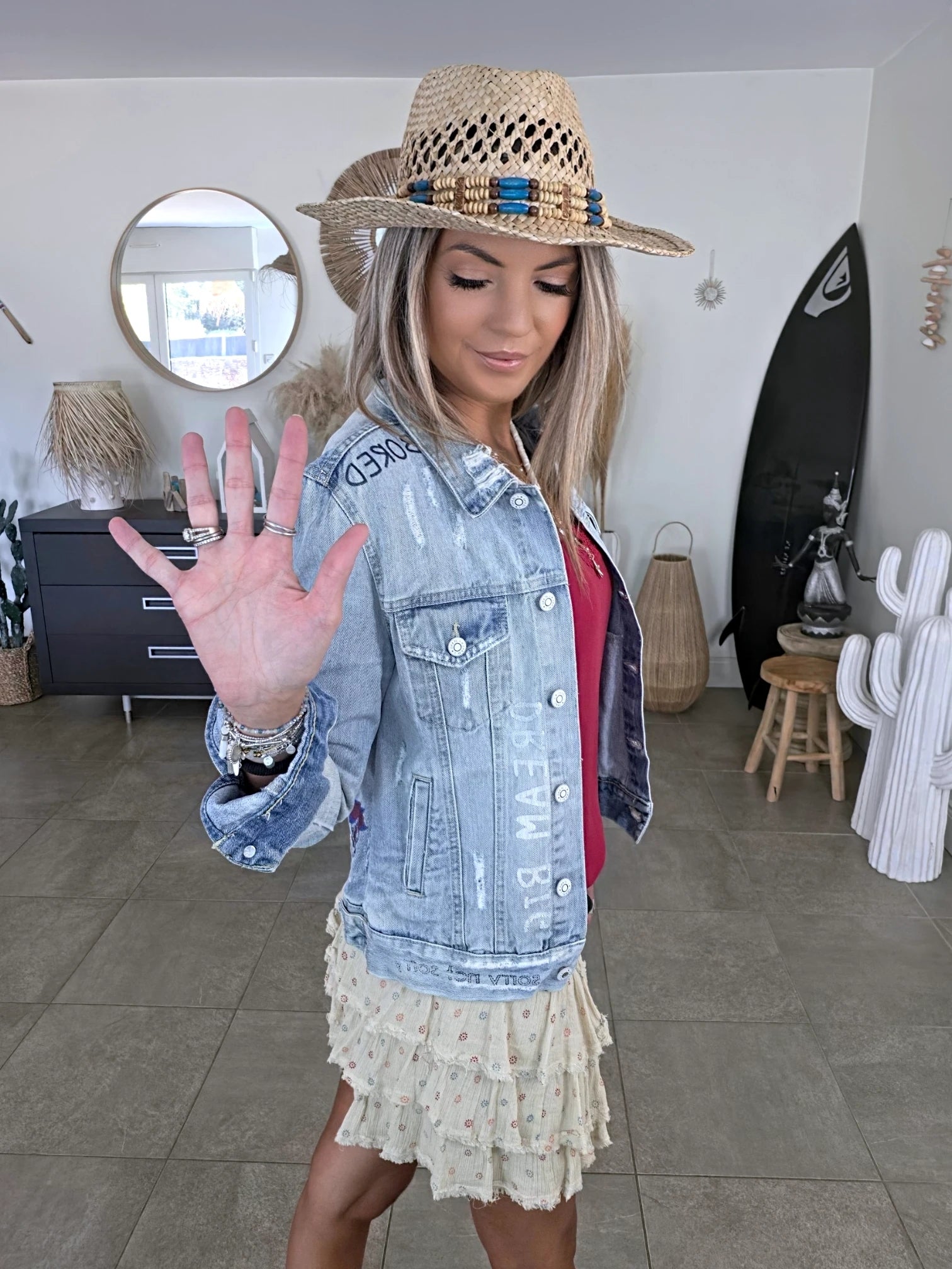 Veste en jean entièrement customisée