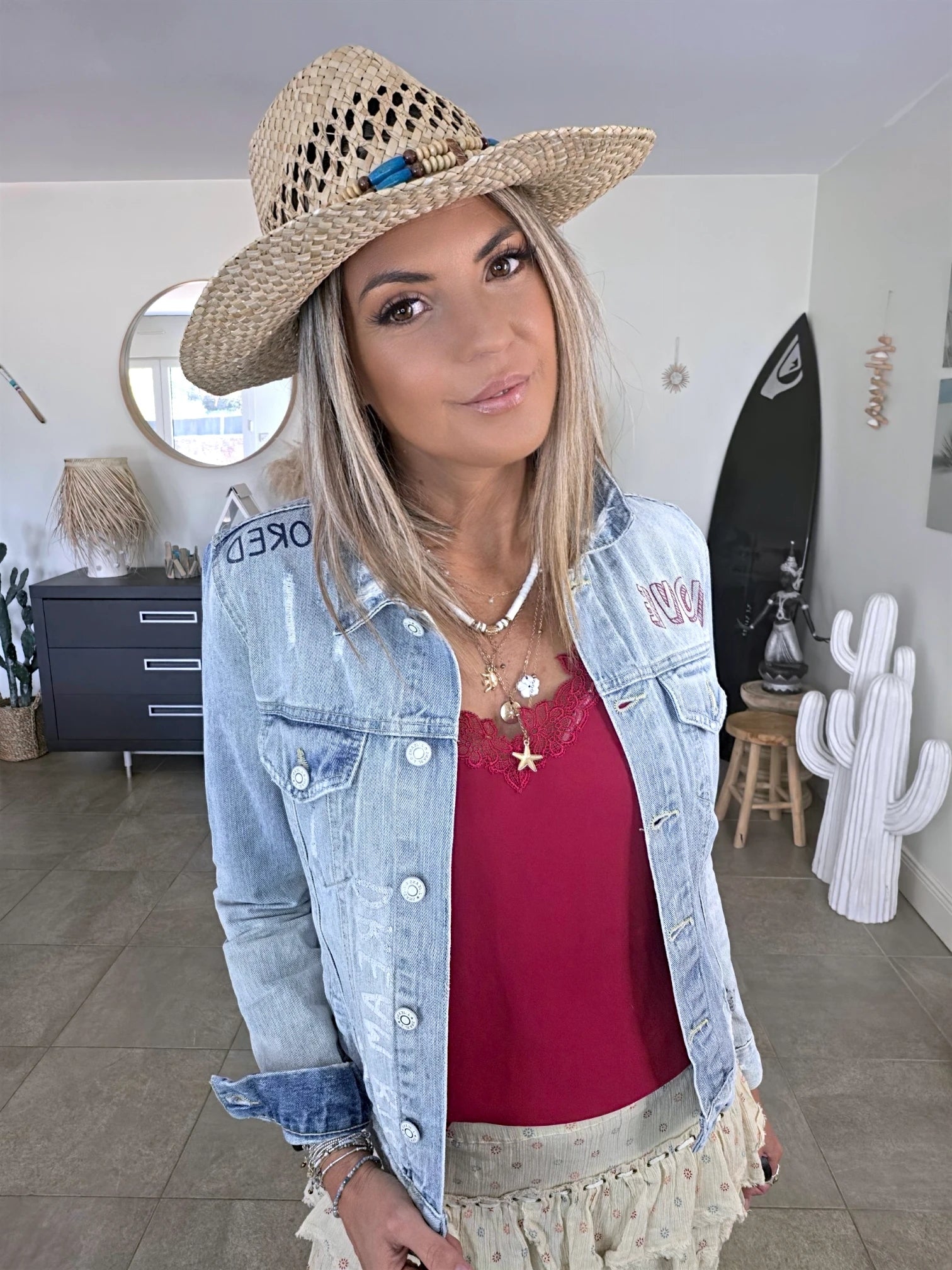 Veste en jean entièrement customisée