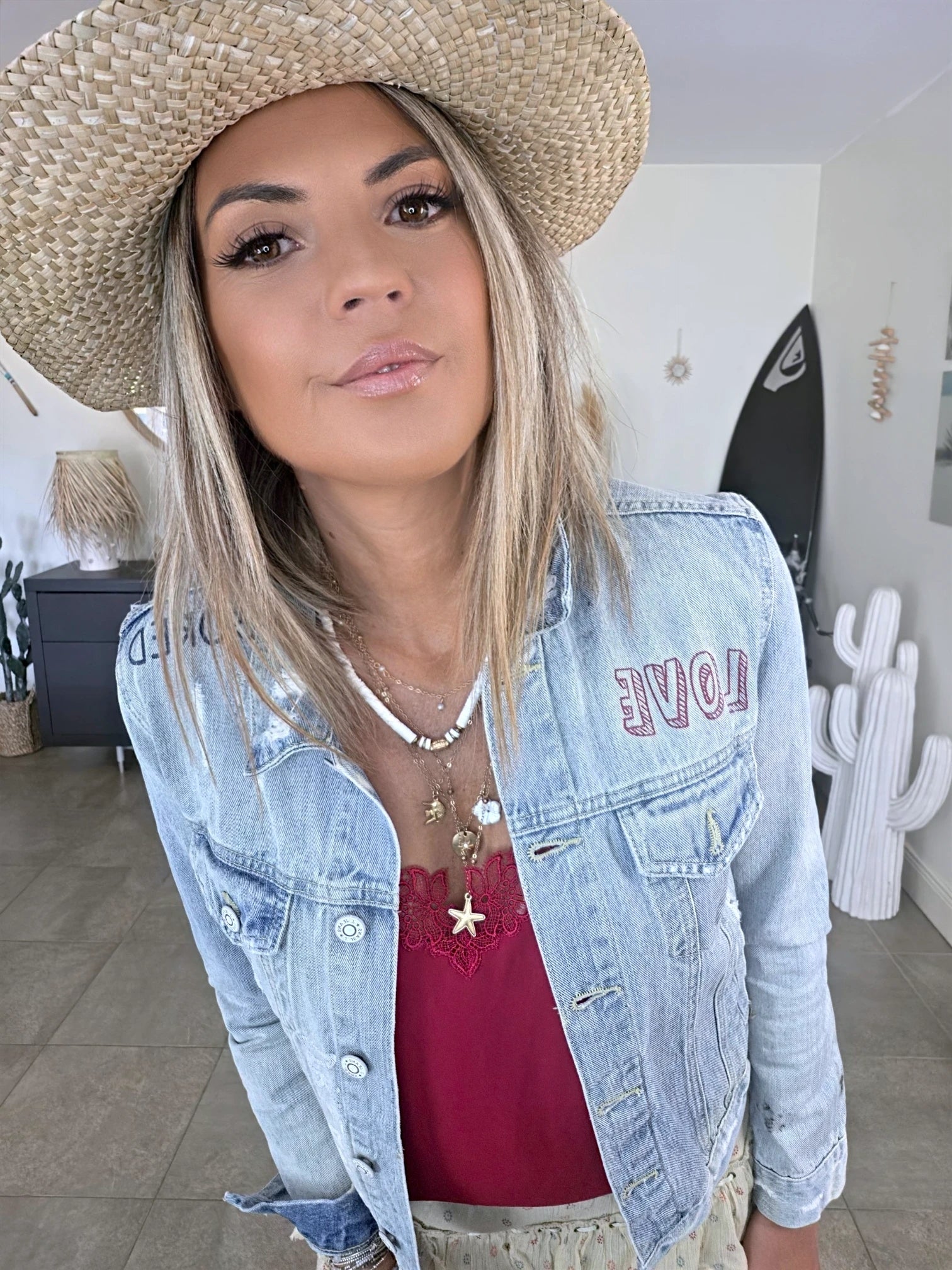Veste en jean entièrement customisée