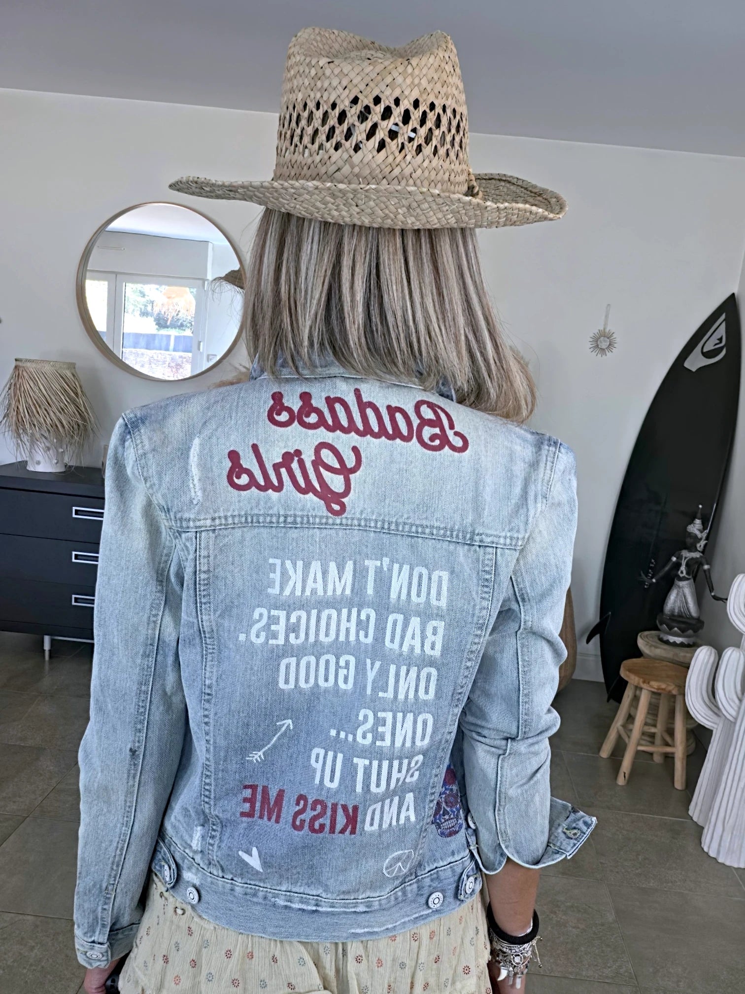 Veste en jean entièrement customisée