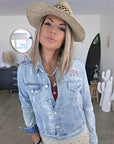Veste en jean entièrement customisée