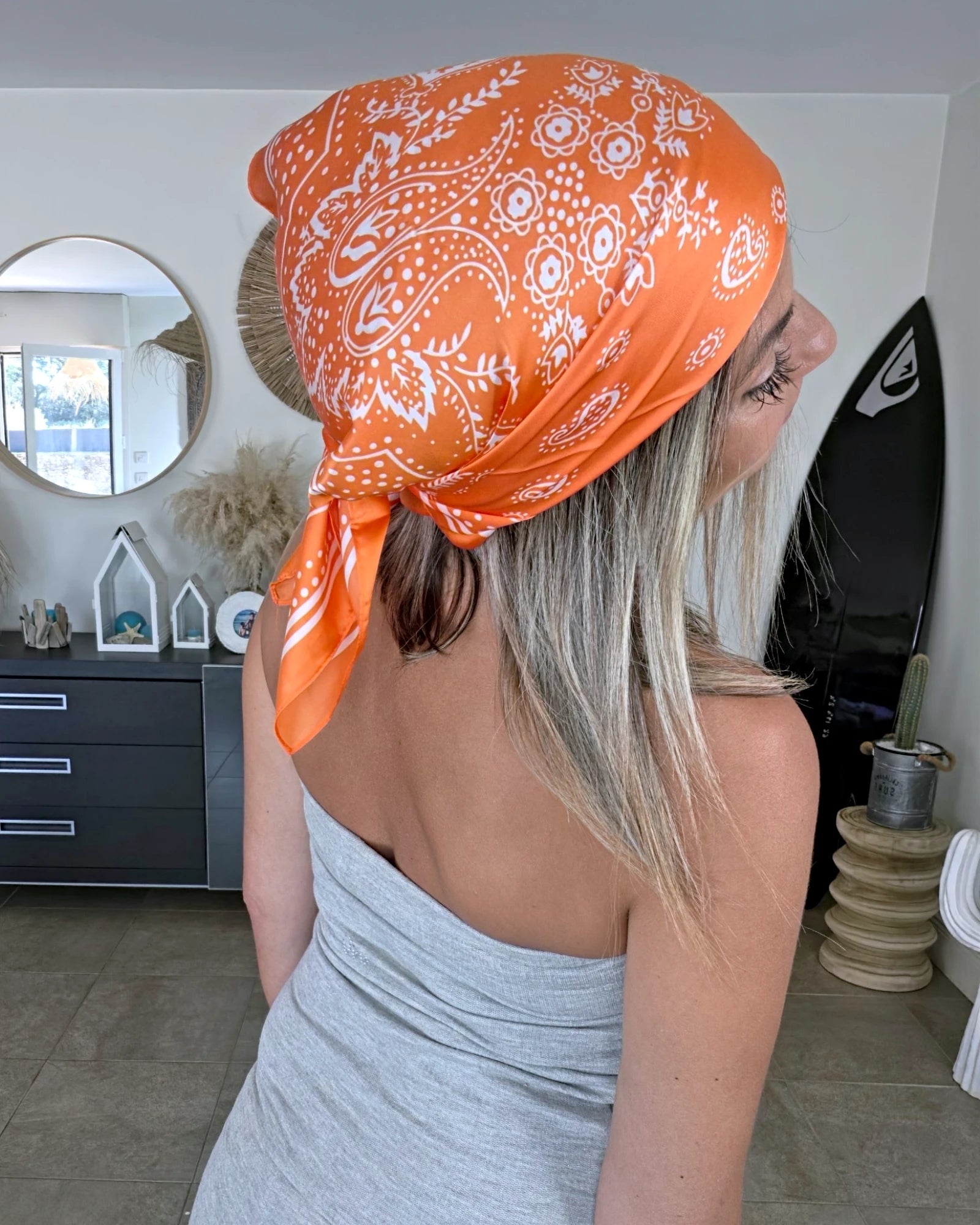 Foulard orange à imprimé bandana