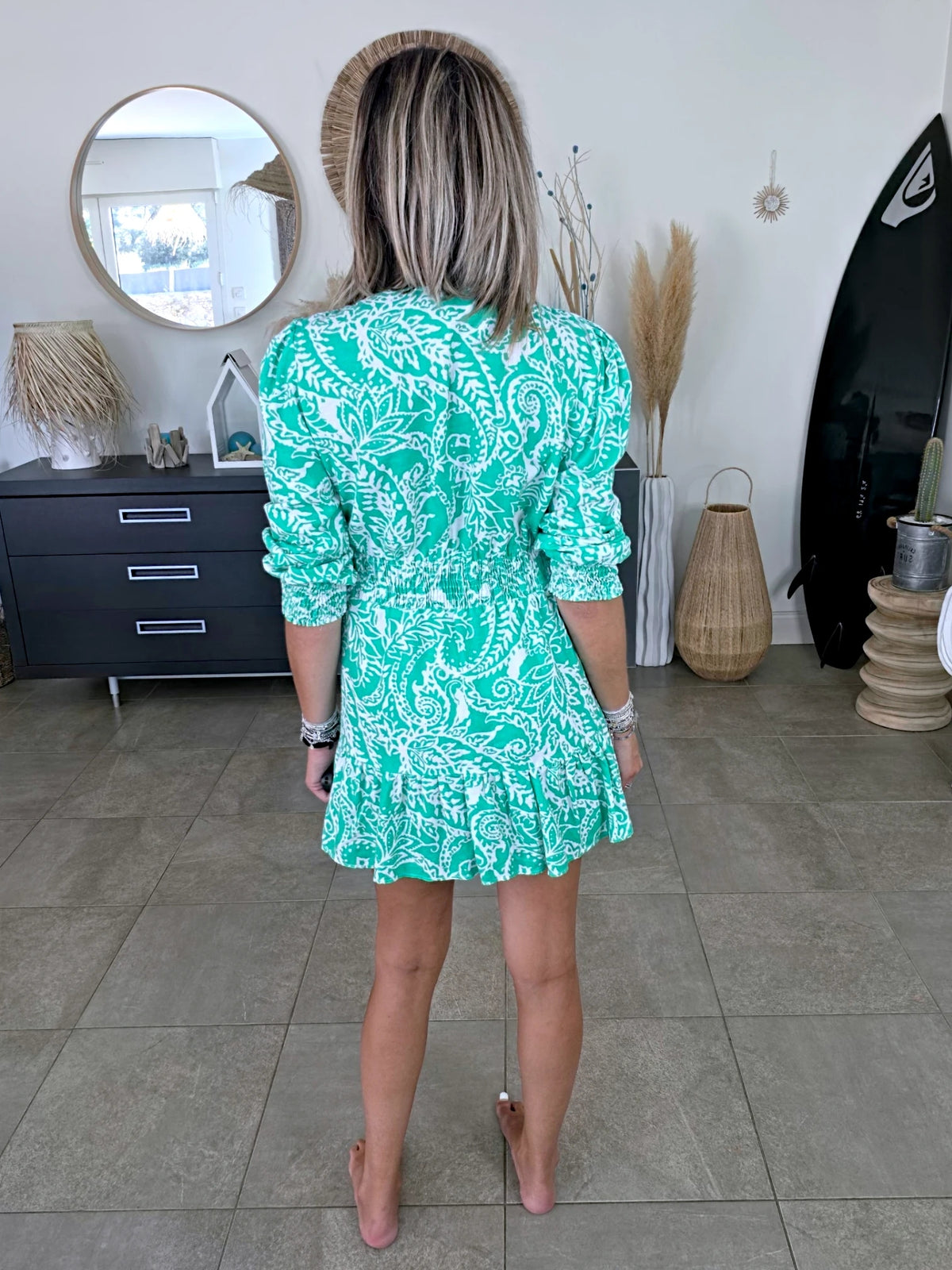 Robe blanche à imprimé vert vif - 𝐌𝐚𝐫𝐢𝐧𝐚𝟒𝟒𝐟𝐚𝐦𝐢𝐥𝐲
