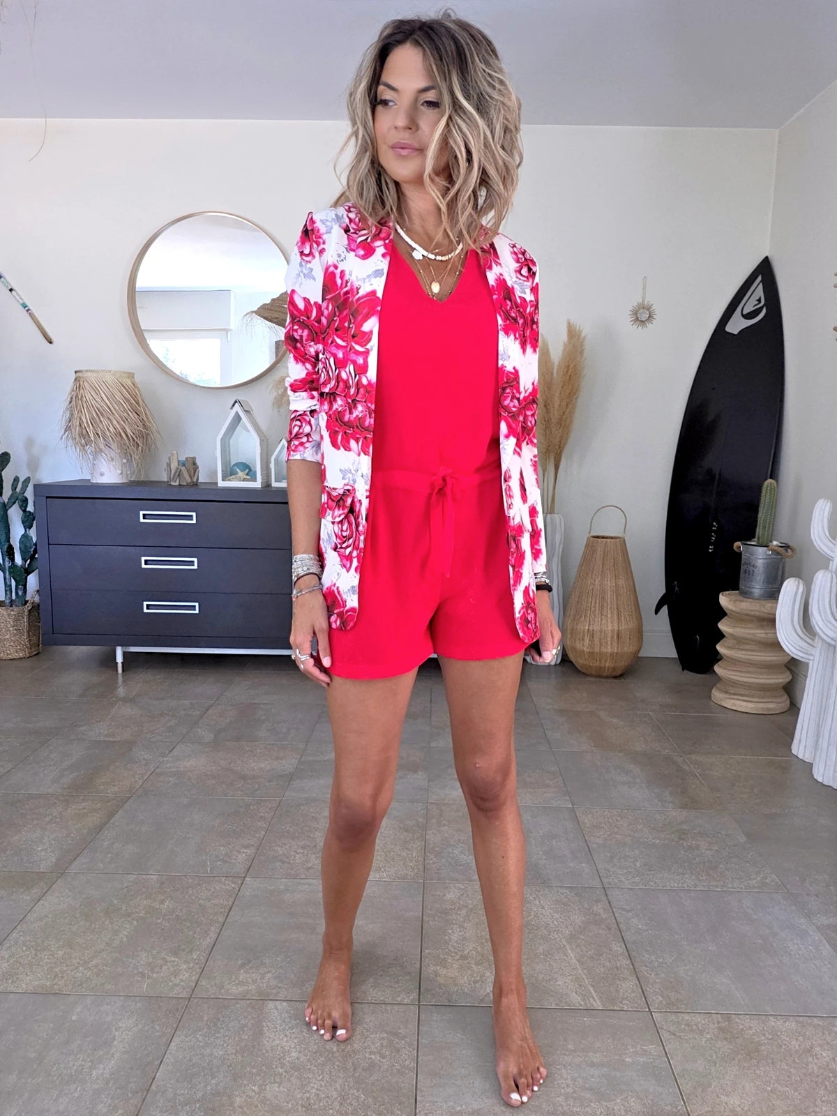 Veste blanche à imprimé flower rouge - 𝐌𝐚𝐫𝐢𝐧𝐚𝟒𝟒𝐟𝐚𝐦𝐢𝐥𝐲