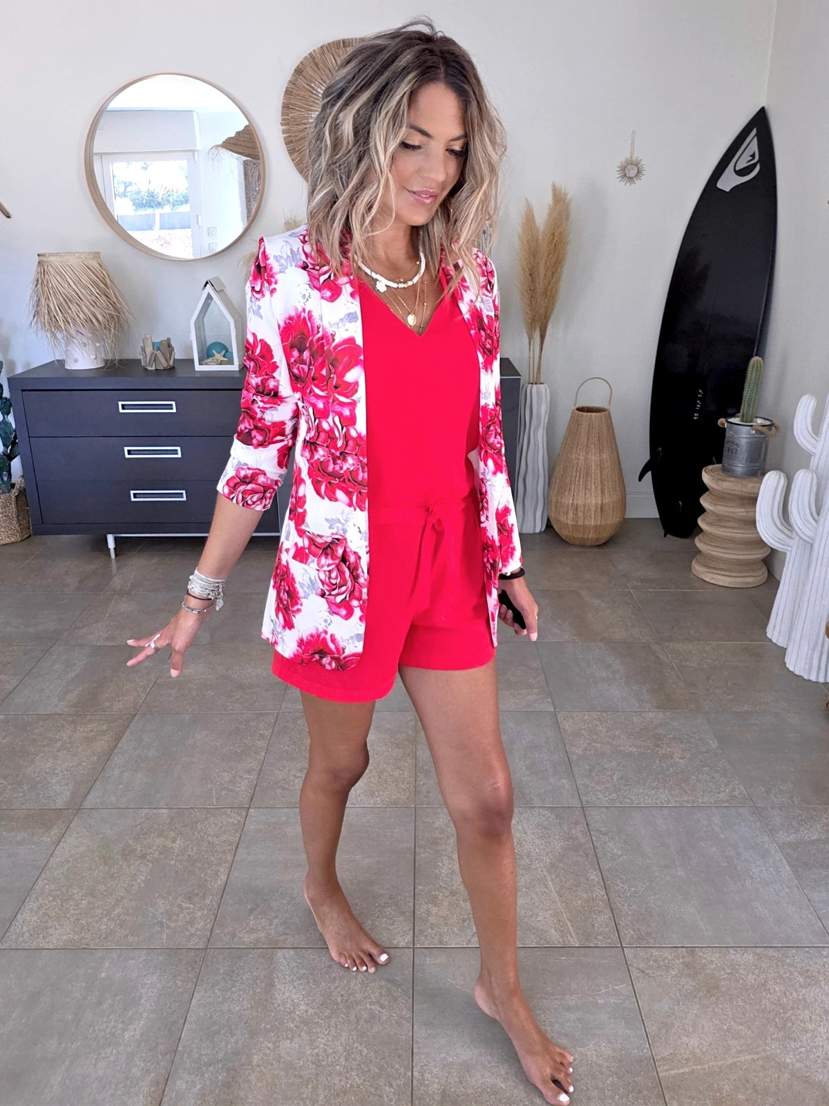 Veste blanche à imprimé flower rouge - 𝐌𝐚𝐫𝐢𝐧𝐚𝟒𝟒𝐟𝐚𝐦𝐢𝐥𝐲