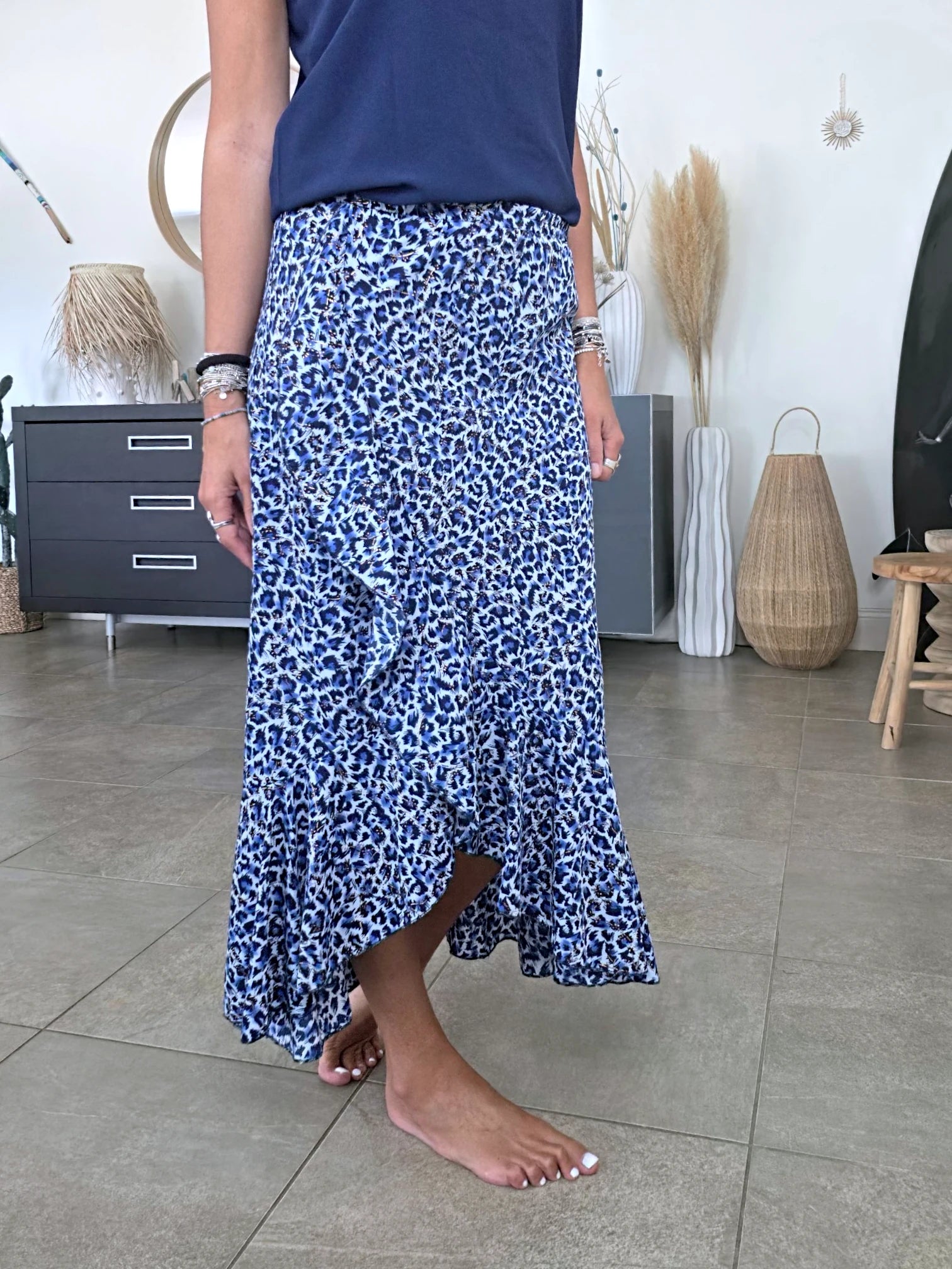 Jupe asymétrique à imprimé léopard bleu marine