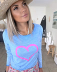 T-shirt coeur bleu et rose fluo