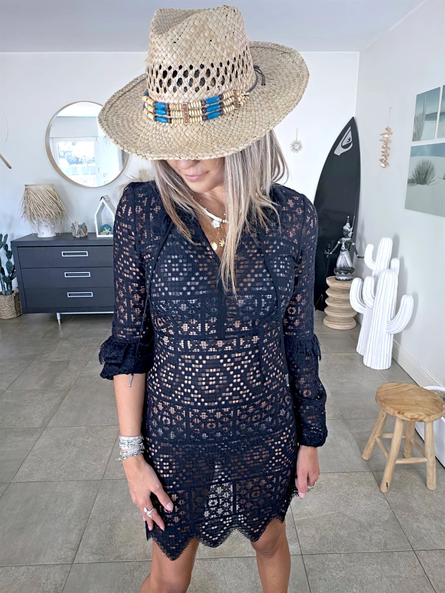 Robe de plage noire ajourée