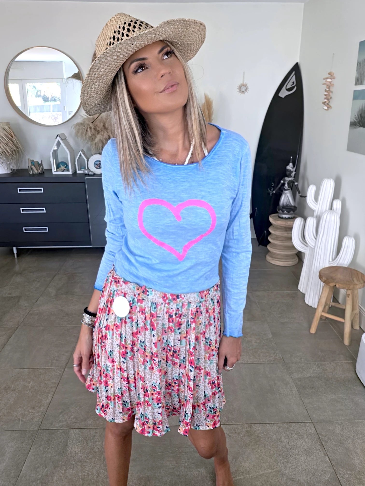 T-shirt coeur bleu et rose fluo