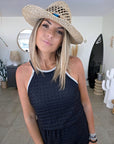 Robe noire ajourée
