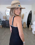 Robe noire ajourée