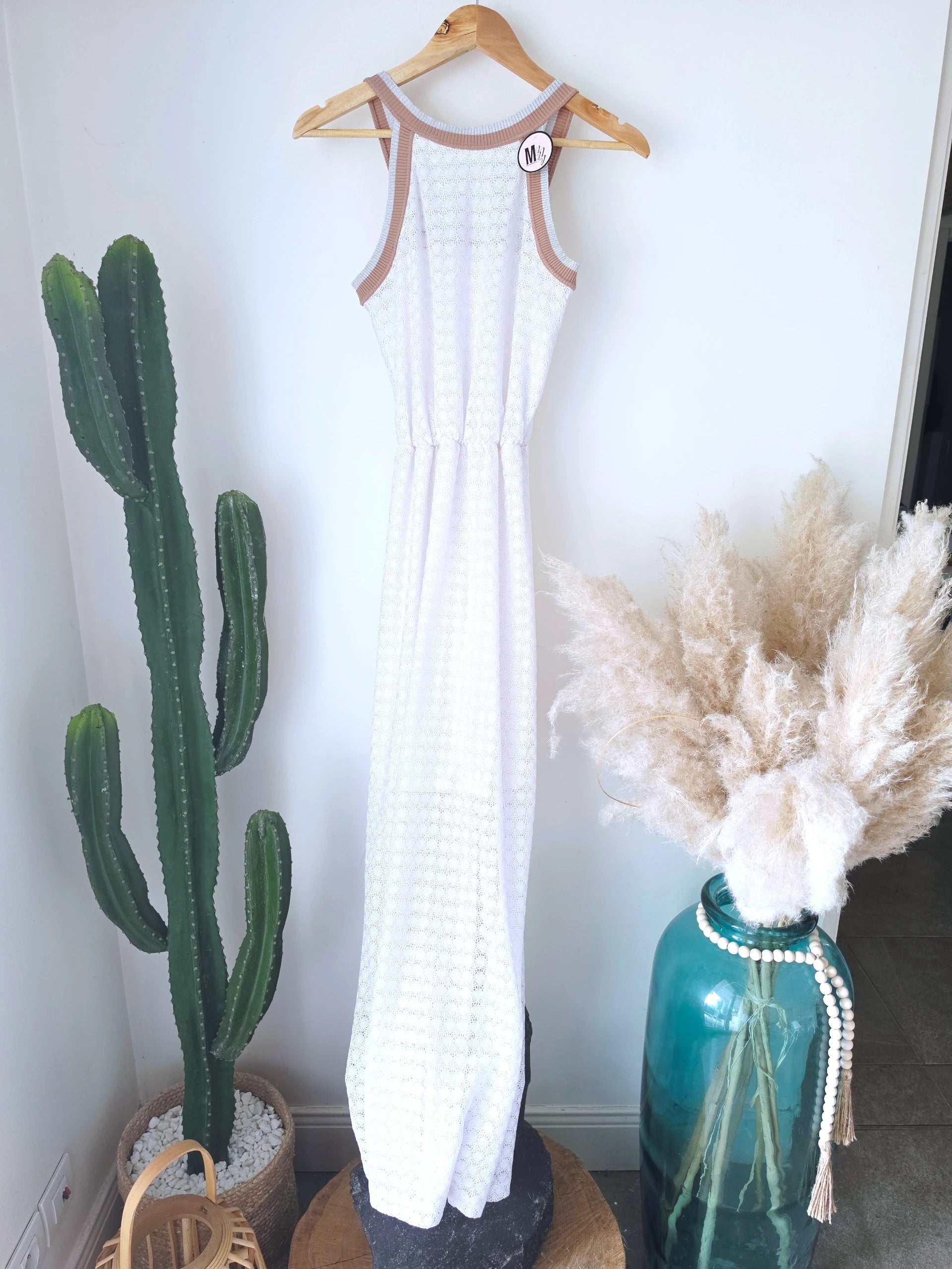 Robe blanche ajourée