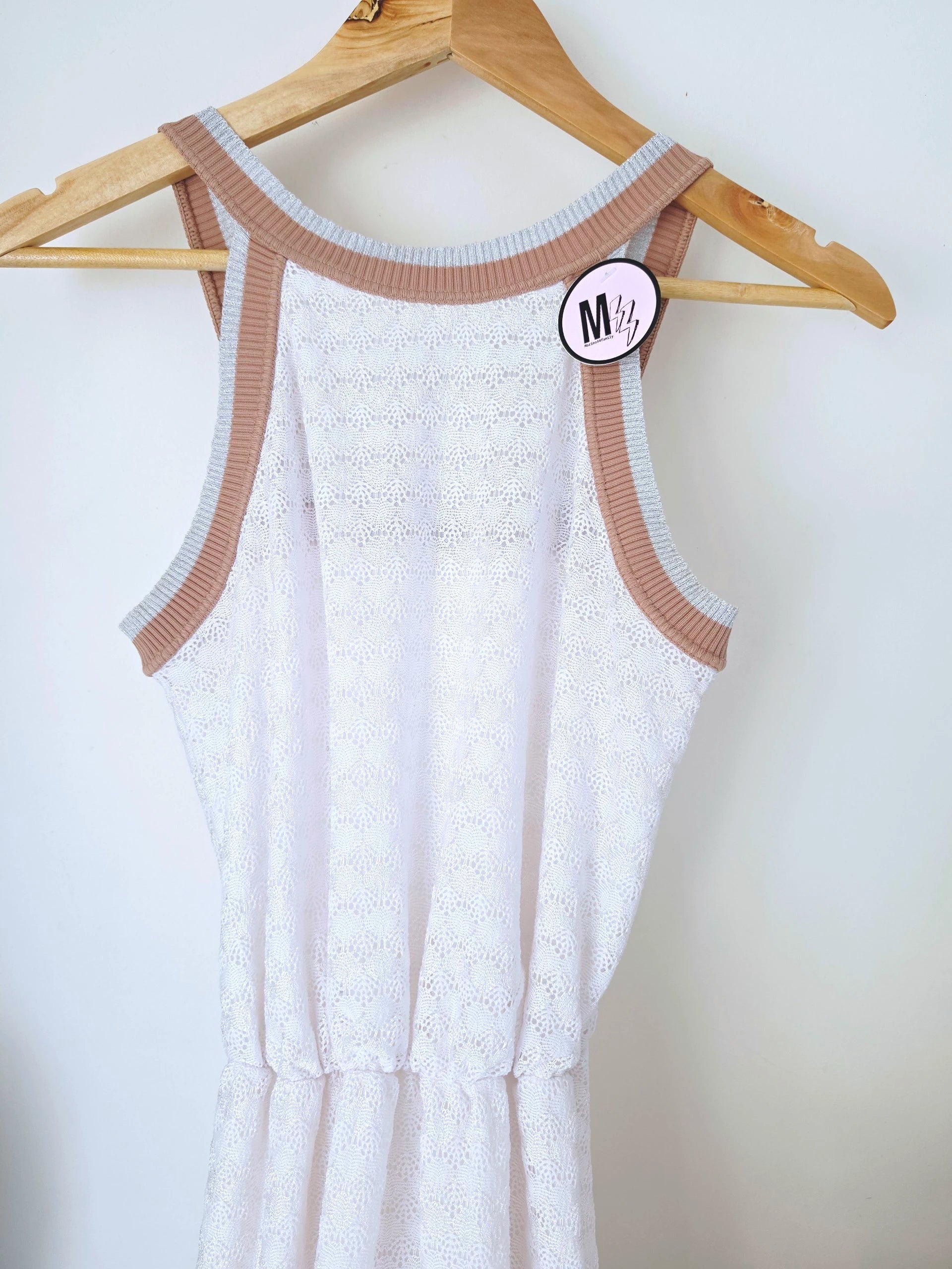 Robe blanche ajourée