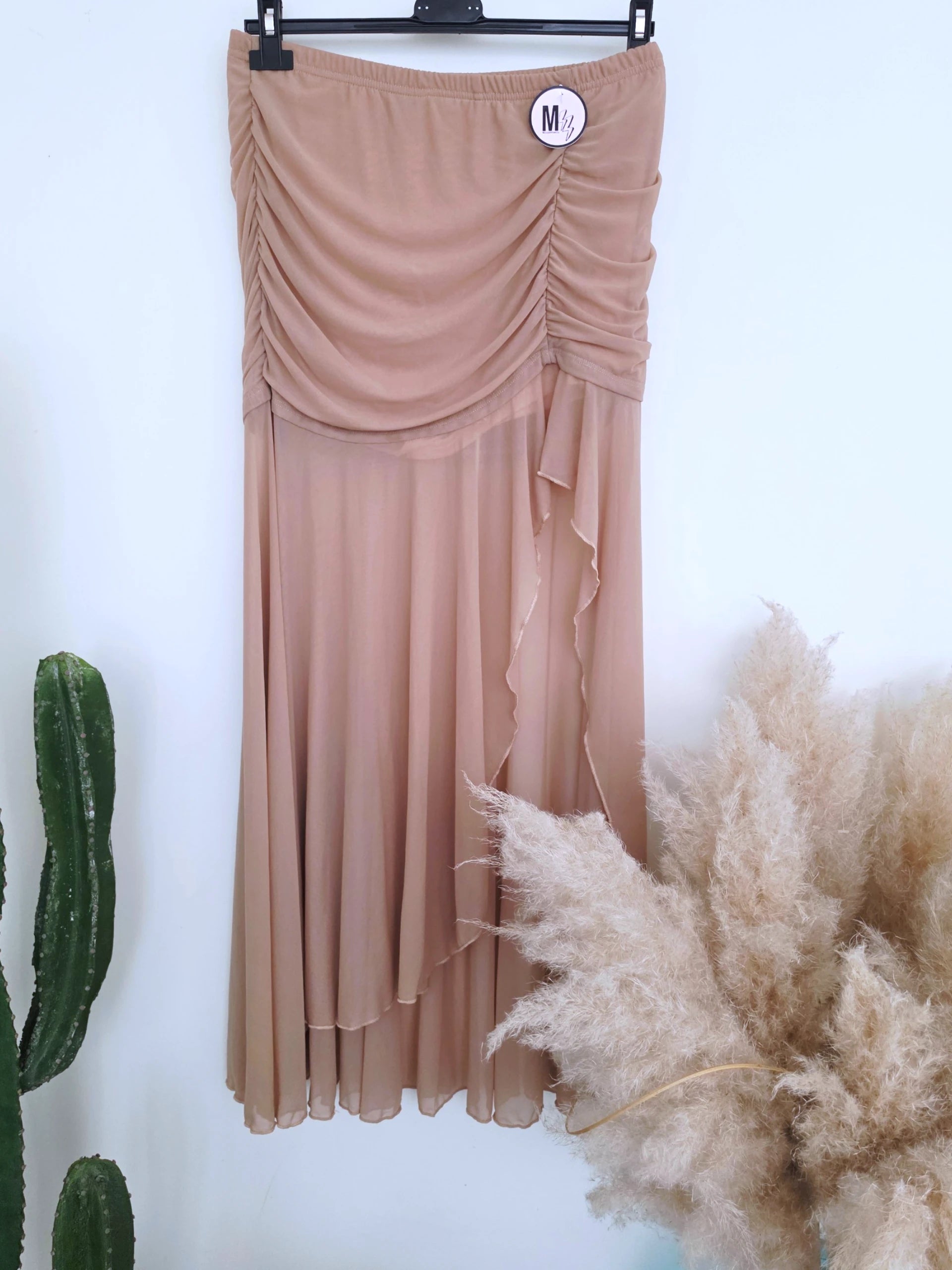 Jupe beige rosé asymétrique