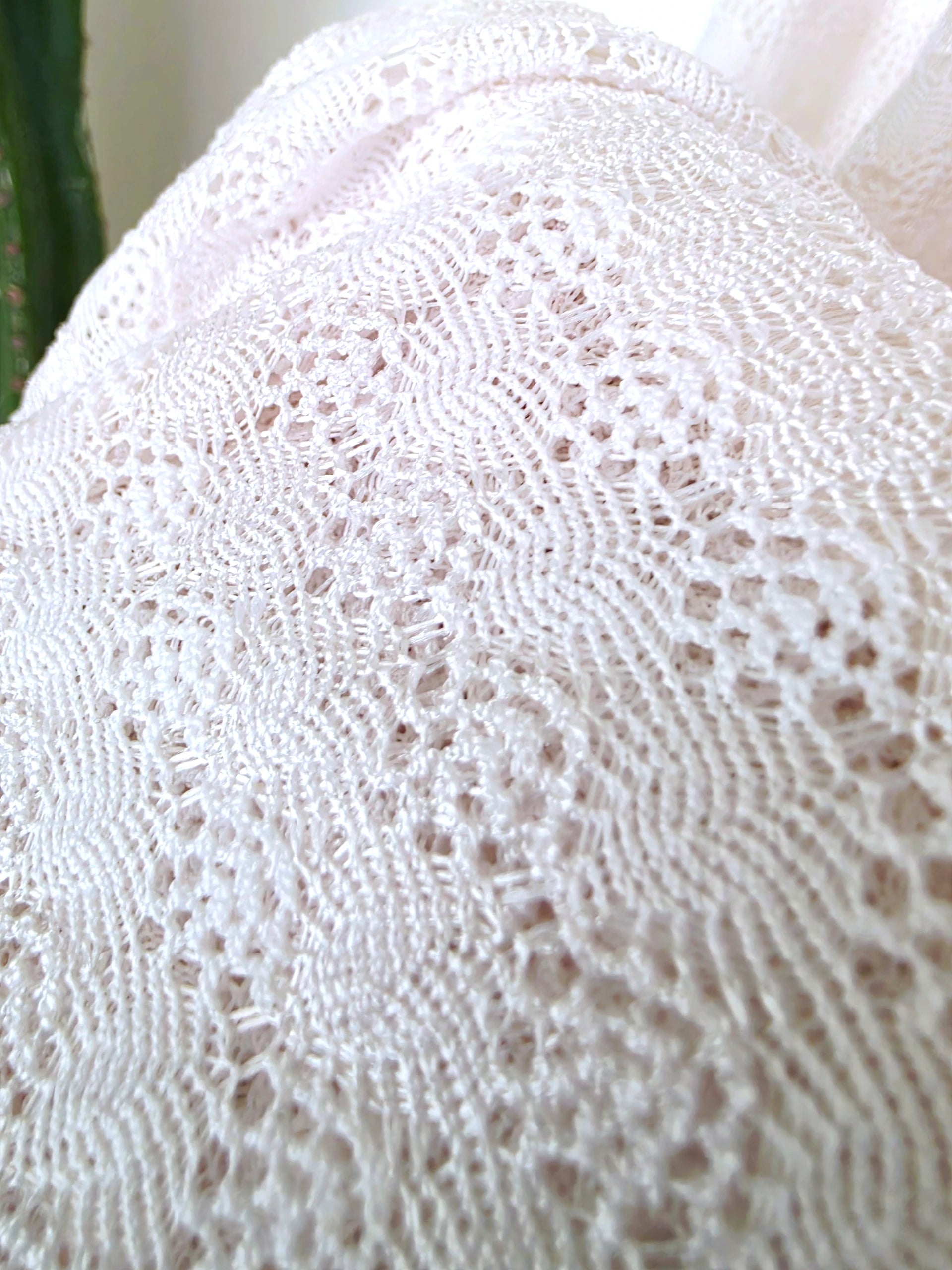 Robe blanche ajourée