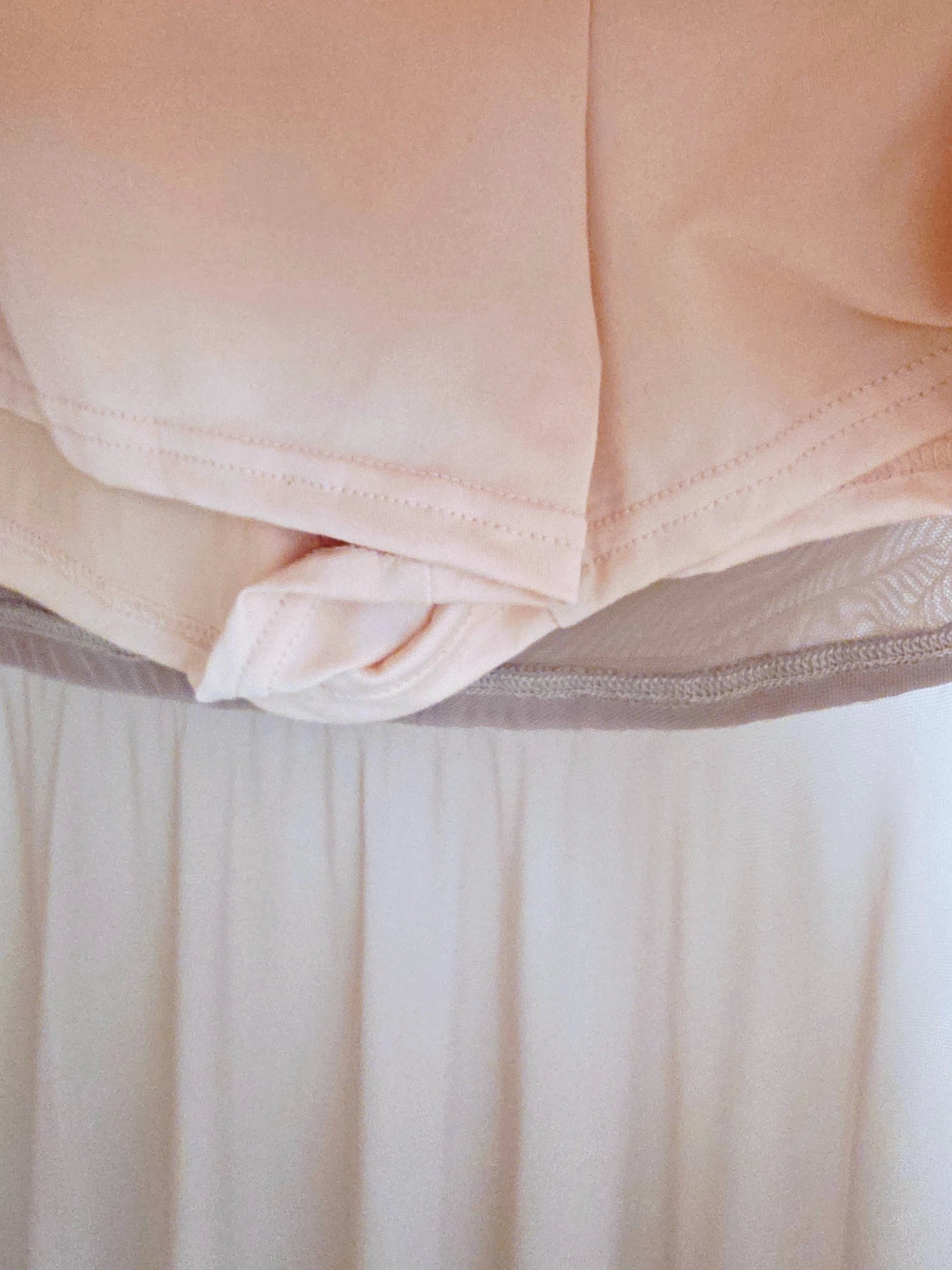 Jupe beige rosé asymétrique