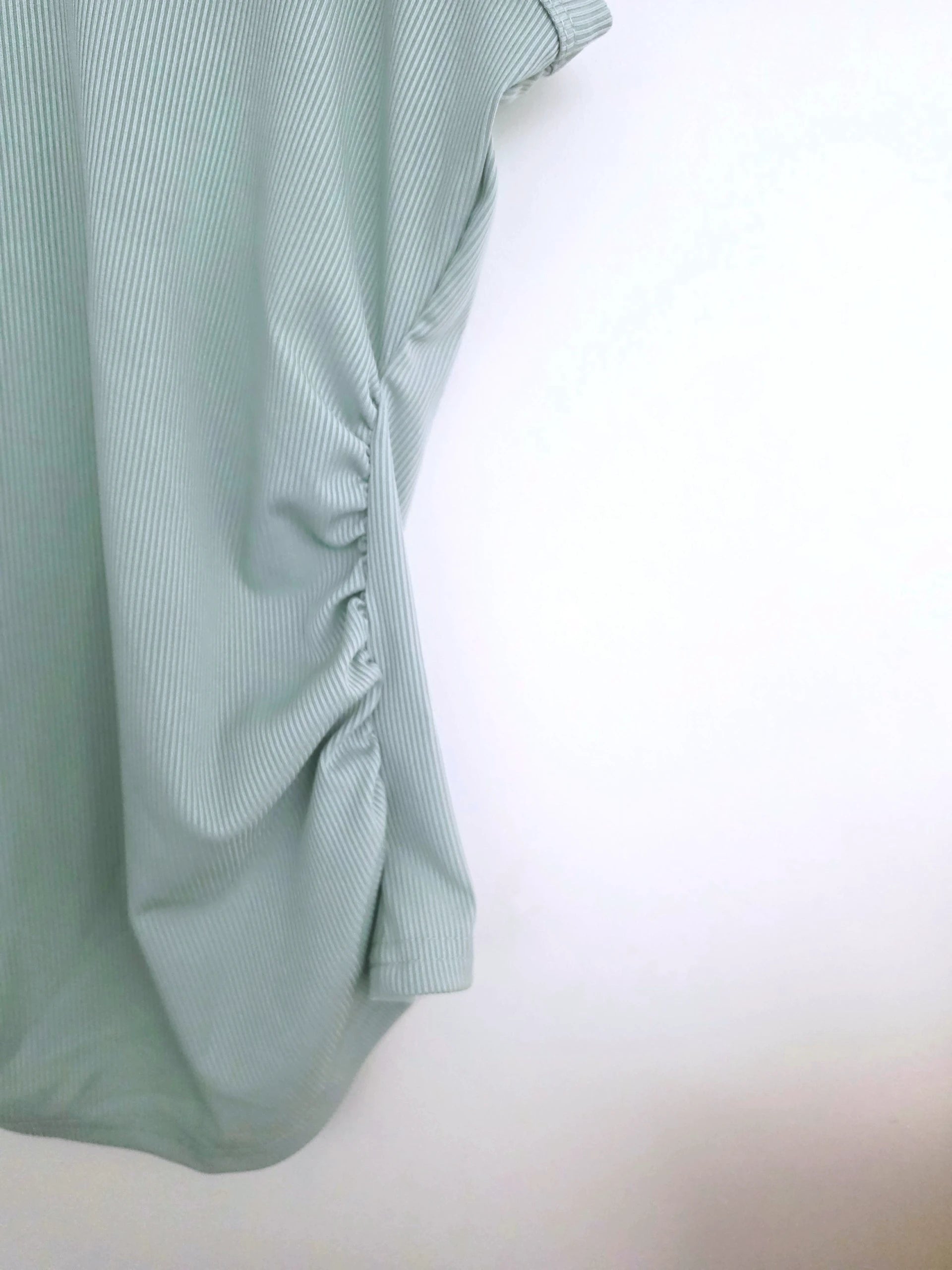 Débardeur vert à maille côtelée extensible