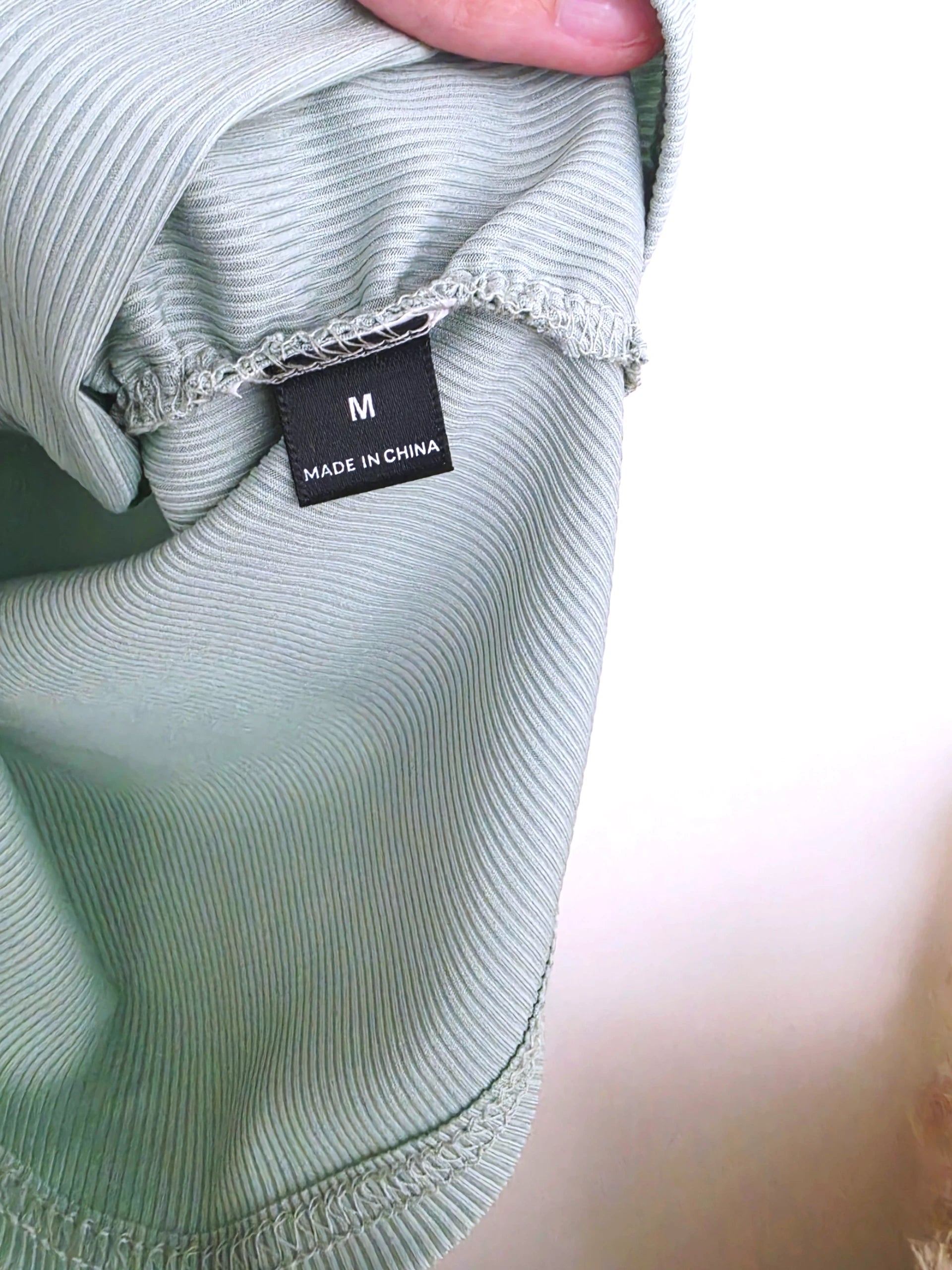 Débardeur vert à maille côtelée extensible