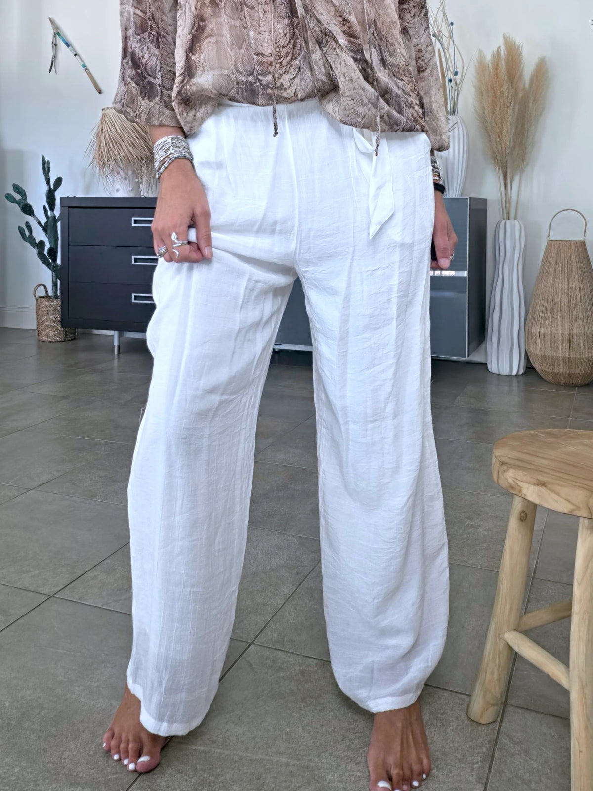 Pantalon blanc à jambes droites - 𝐌𝐚𝐫𝐢𝐧𝐚𝟒𝟒𝐟𝐚𝐦𝐢𝐥𝐲