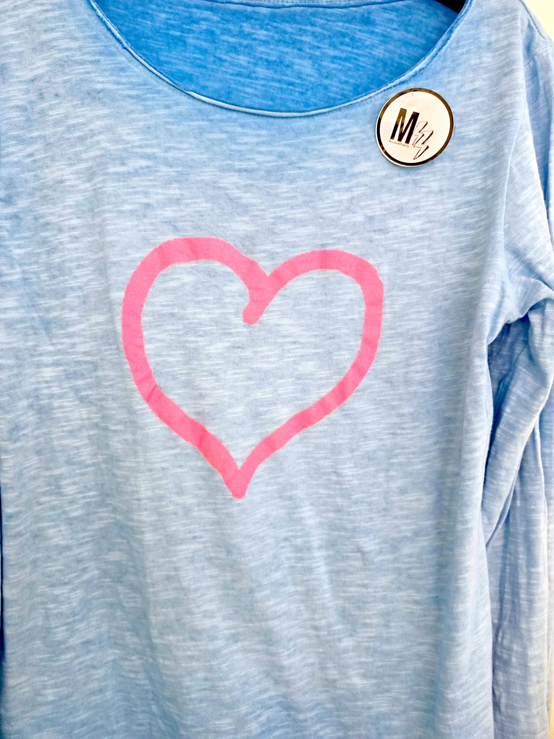 T-shirt coeur bleu et rose fluo
