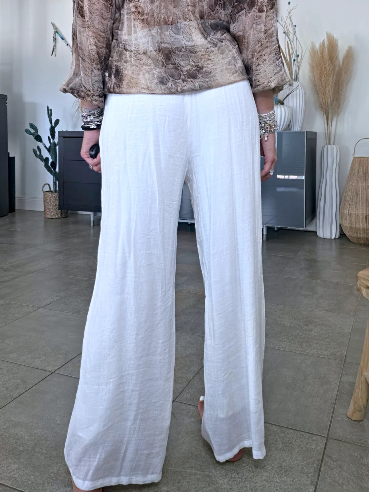 Pantalon blanc à jambes droites - 𝐌𝐚𝐫𝐢𝐧𝐚𝟒𝟒𝐟𝐚𝐦𝐢𝐥𝐲